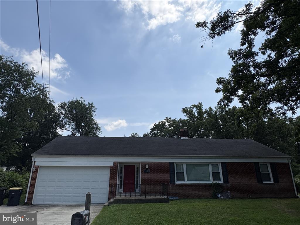 Recently updated rambler, minutes from DC/National Harbor/495. Large level yard, 2 car garage, 3 bedroom with eat in kitchen. 650 minimum credit score, no evictions/judgements.