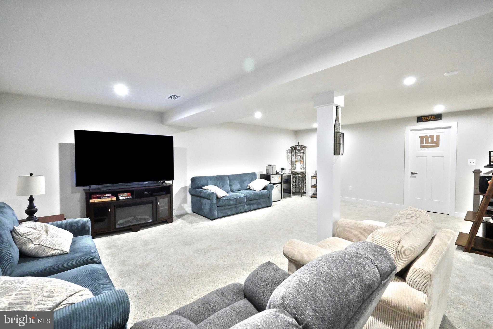 HIGH POINTE AT ROJEN FARMS - Residential