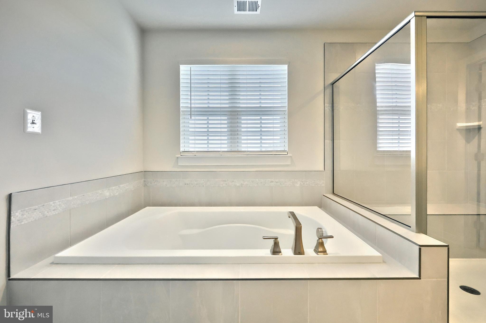 HIGH POINTE AT ROJEN FARMS - Residential