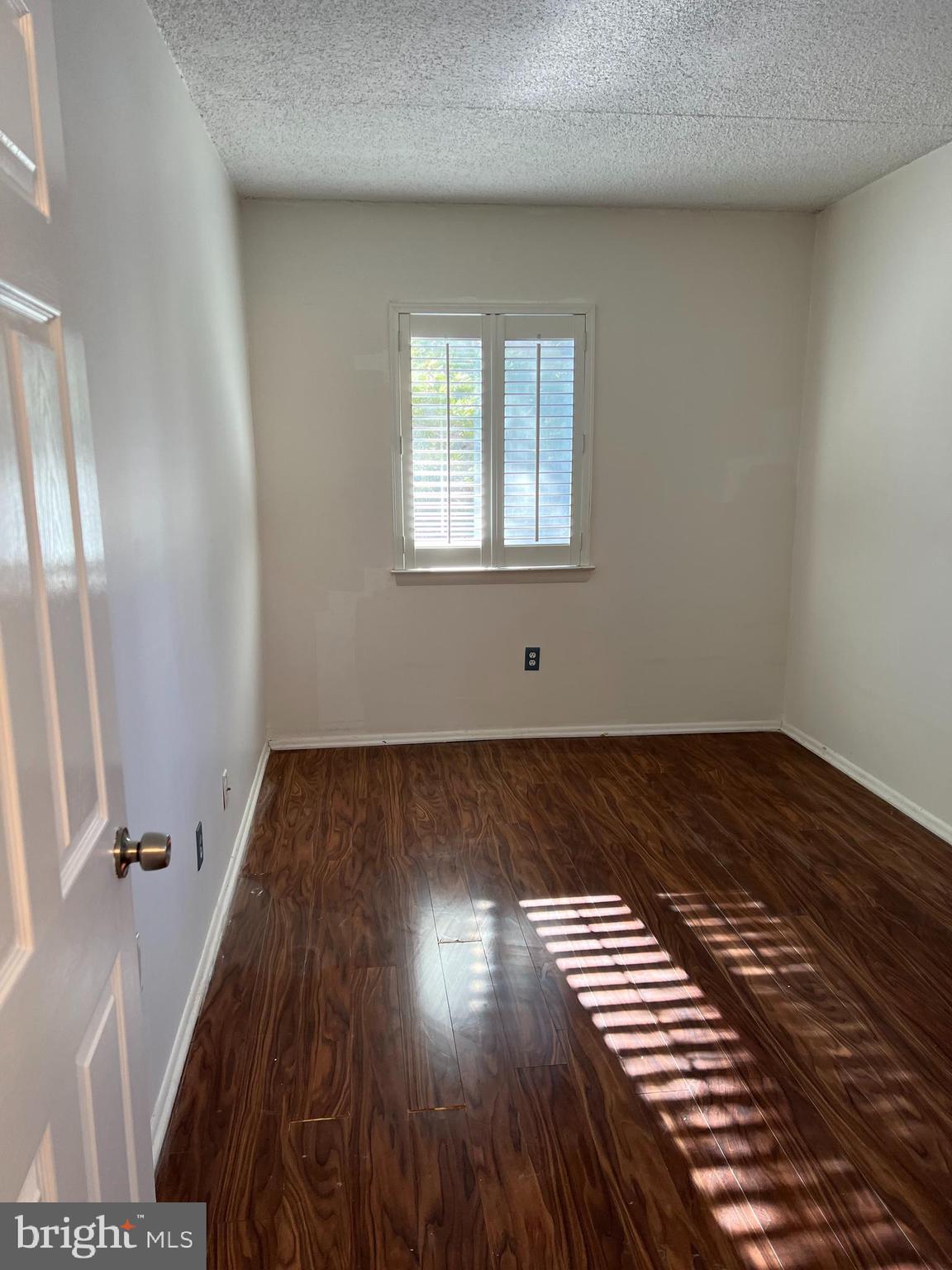 DANBURY VILLAGE - Residential