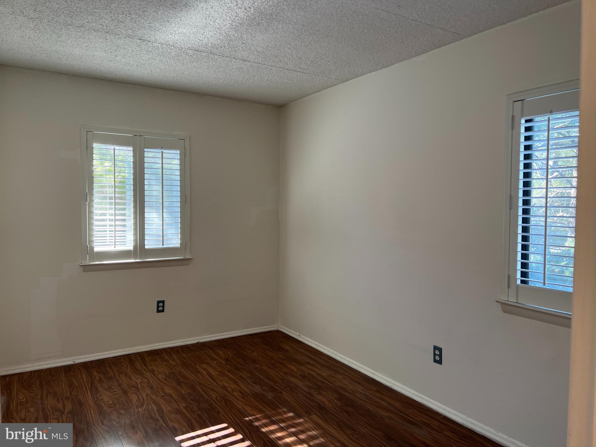 DANBURY VILLAGE - Residential