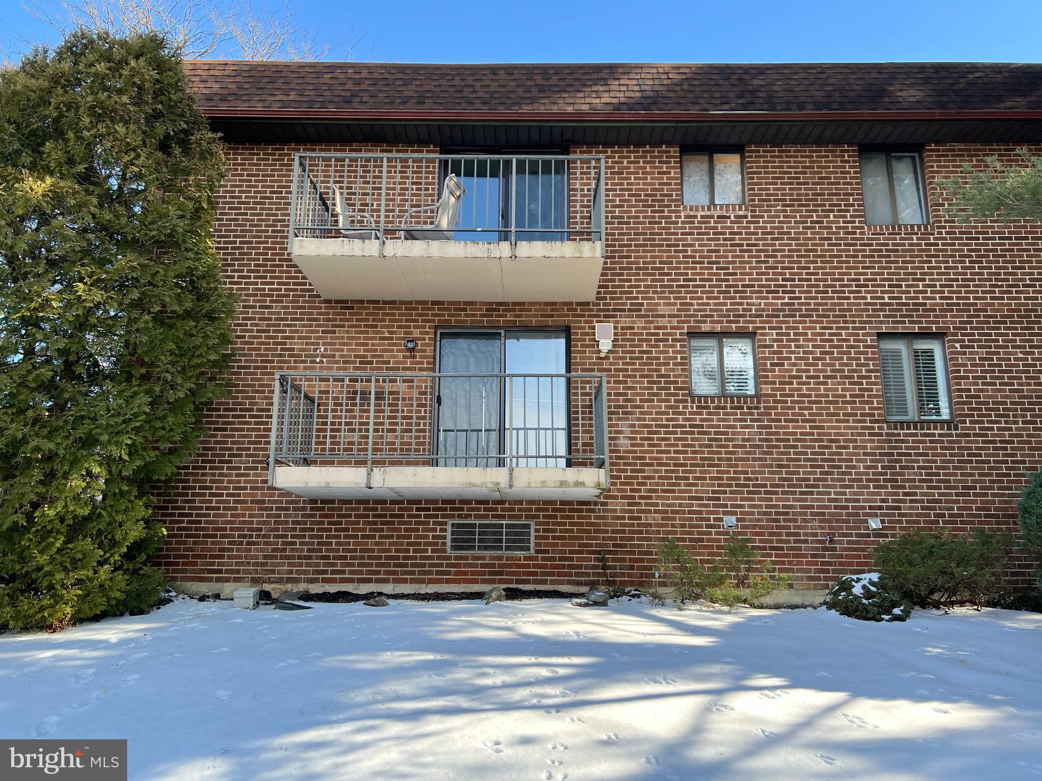 DANBURY VILLAGE - Residential