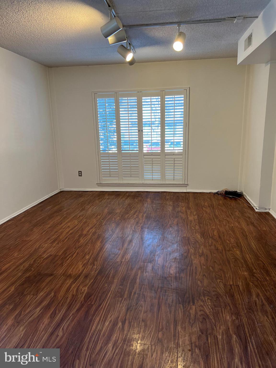 DANBURY VILLAGE - Residential
