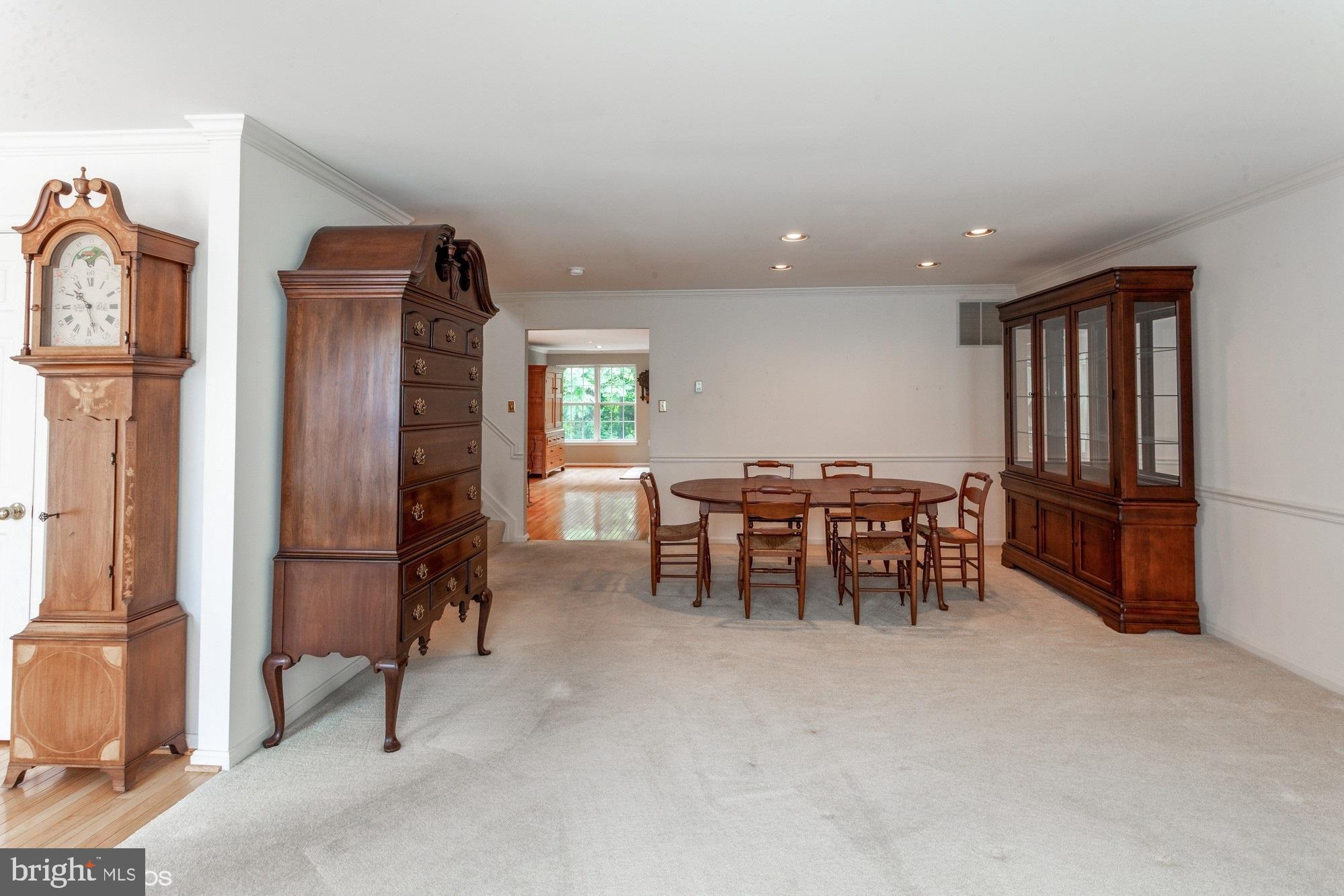 GOLDSBOROUGH MANOR - Residential