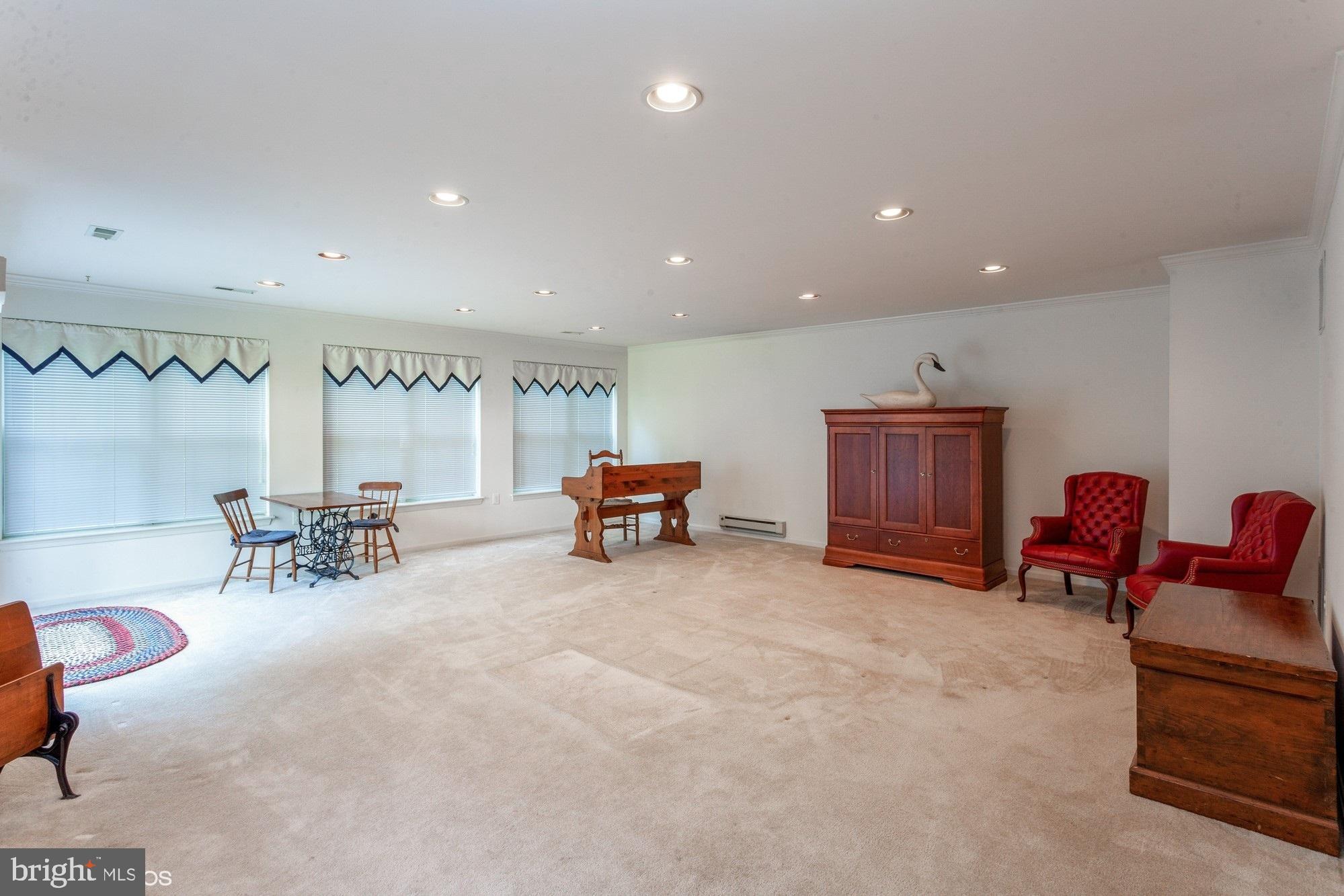 GOLDSBOROUGH MANOR - Residential