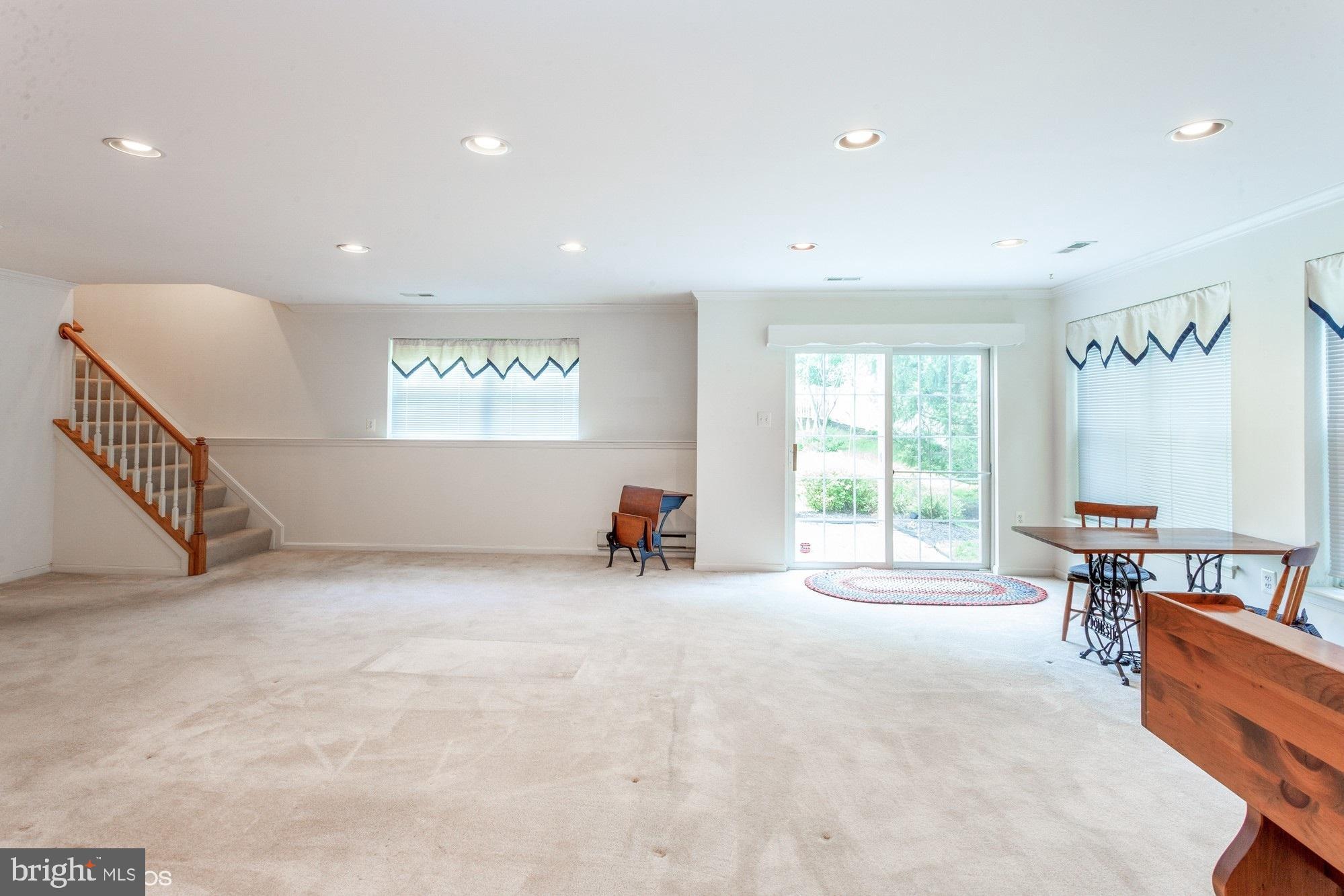 GOLDSBOROUGH MANOR - Residential