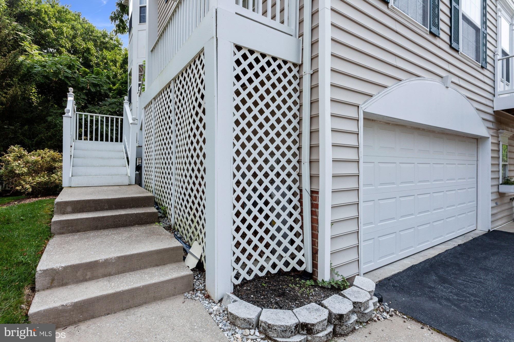 GOLDSBOROUGH MANOR - Residential