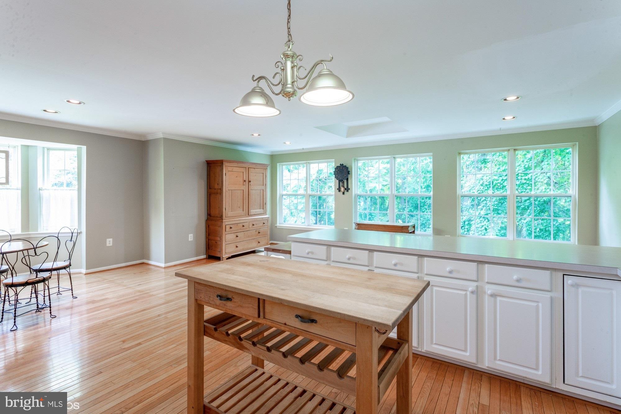 GOLDSBOROUGH MANOR - Residential