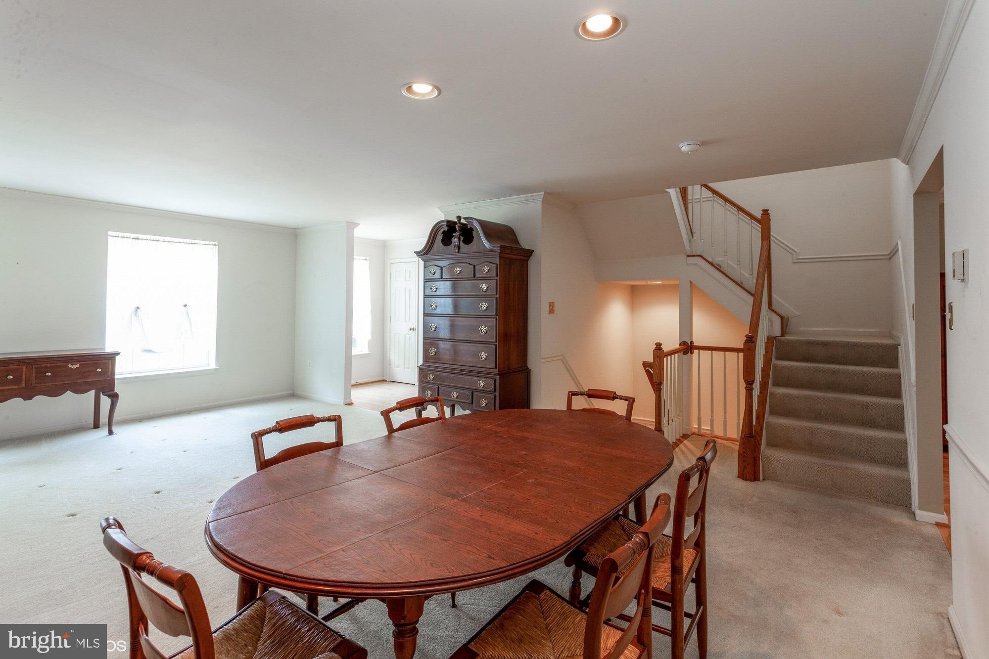 GOLDSBOROUGH MANOR - Residential