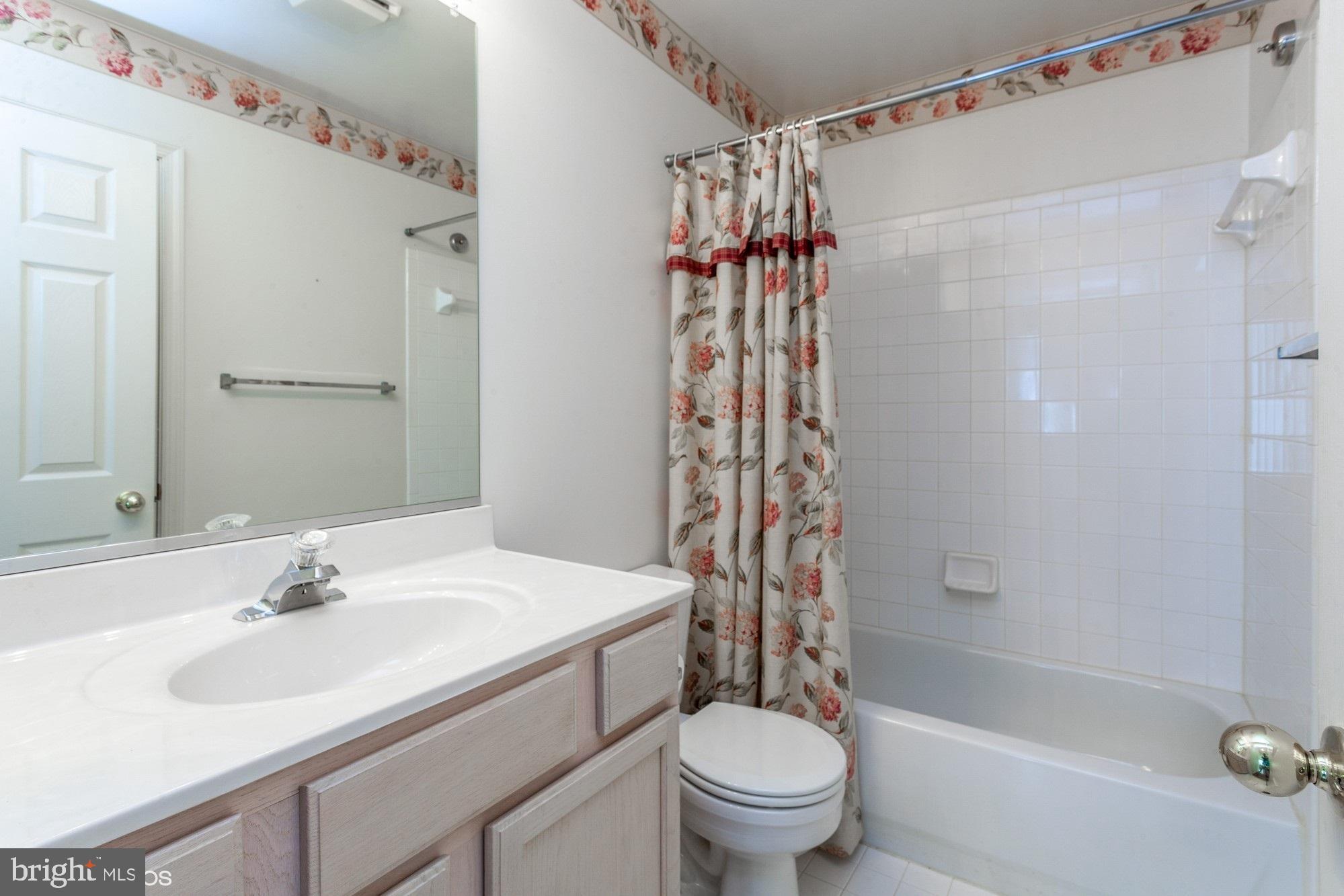 GOLDSBOROUGH MANOR - Residential