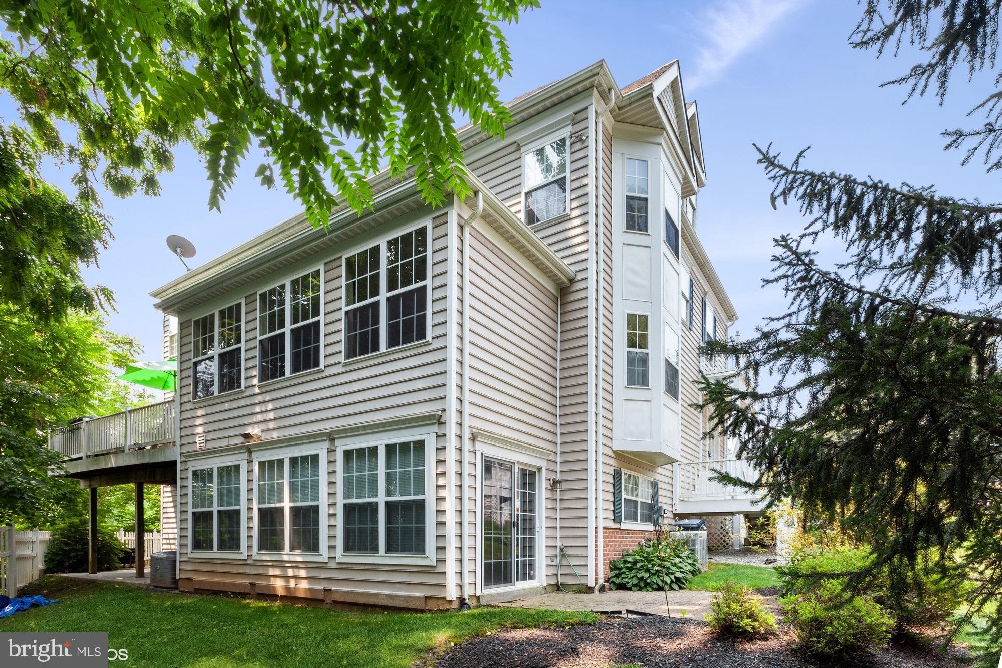 GOLDSBOROUGH MANOR - Residential