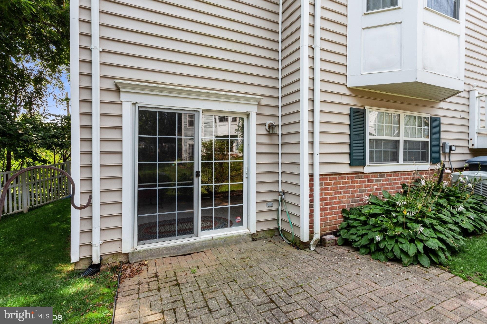 GOLDSBOROUGH MANOR - Residential