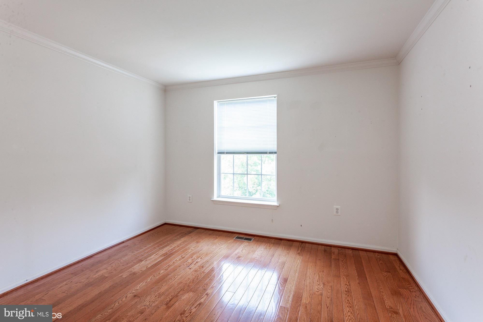 GOLDSBOROUGH MANOR - Residential