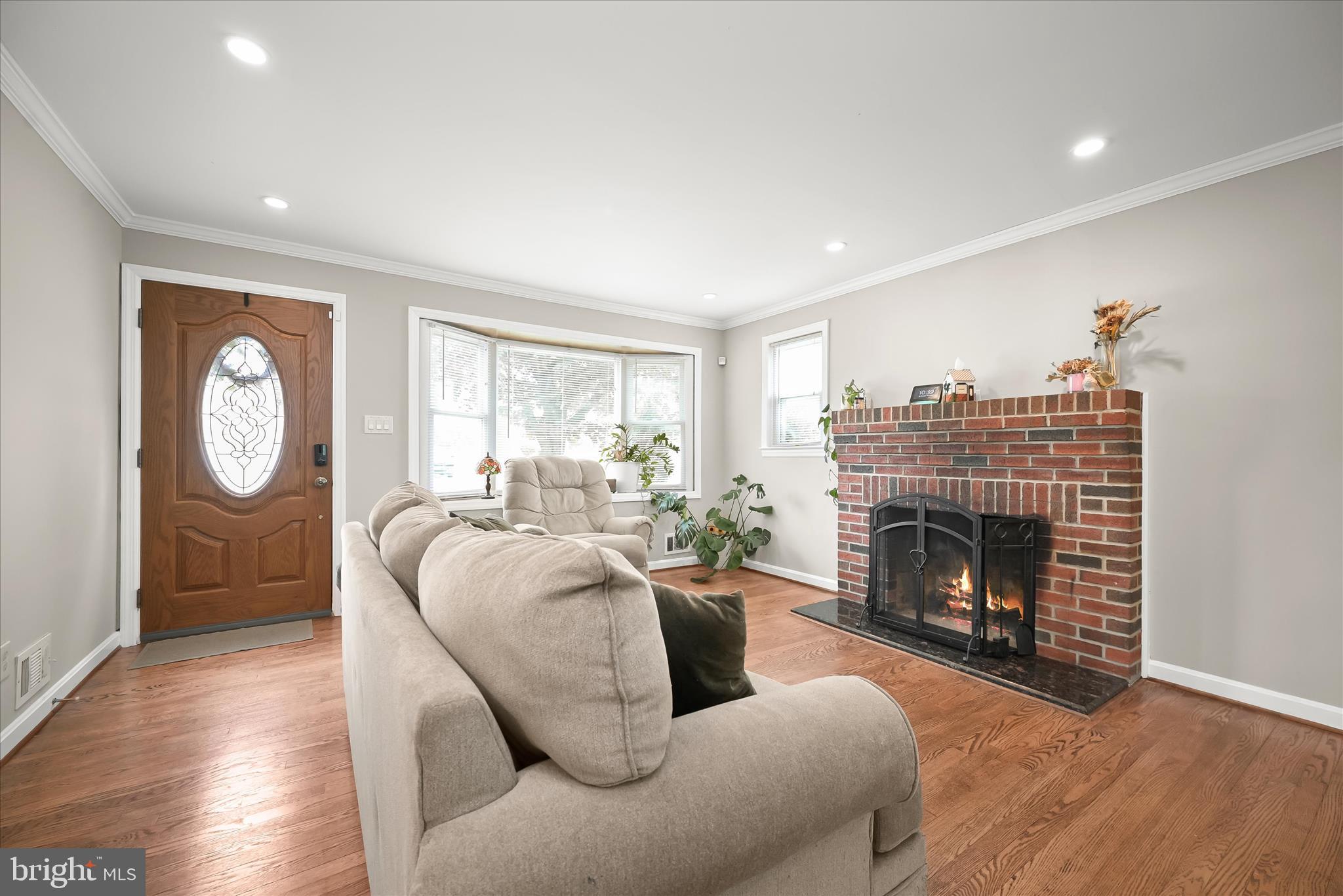 7403 LOCUST DRIVE