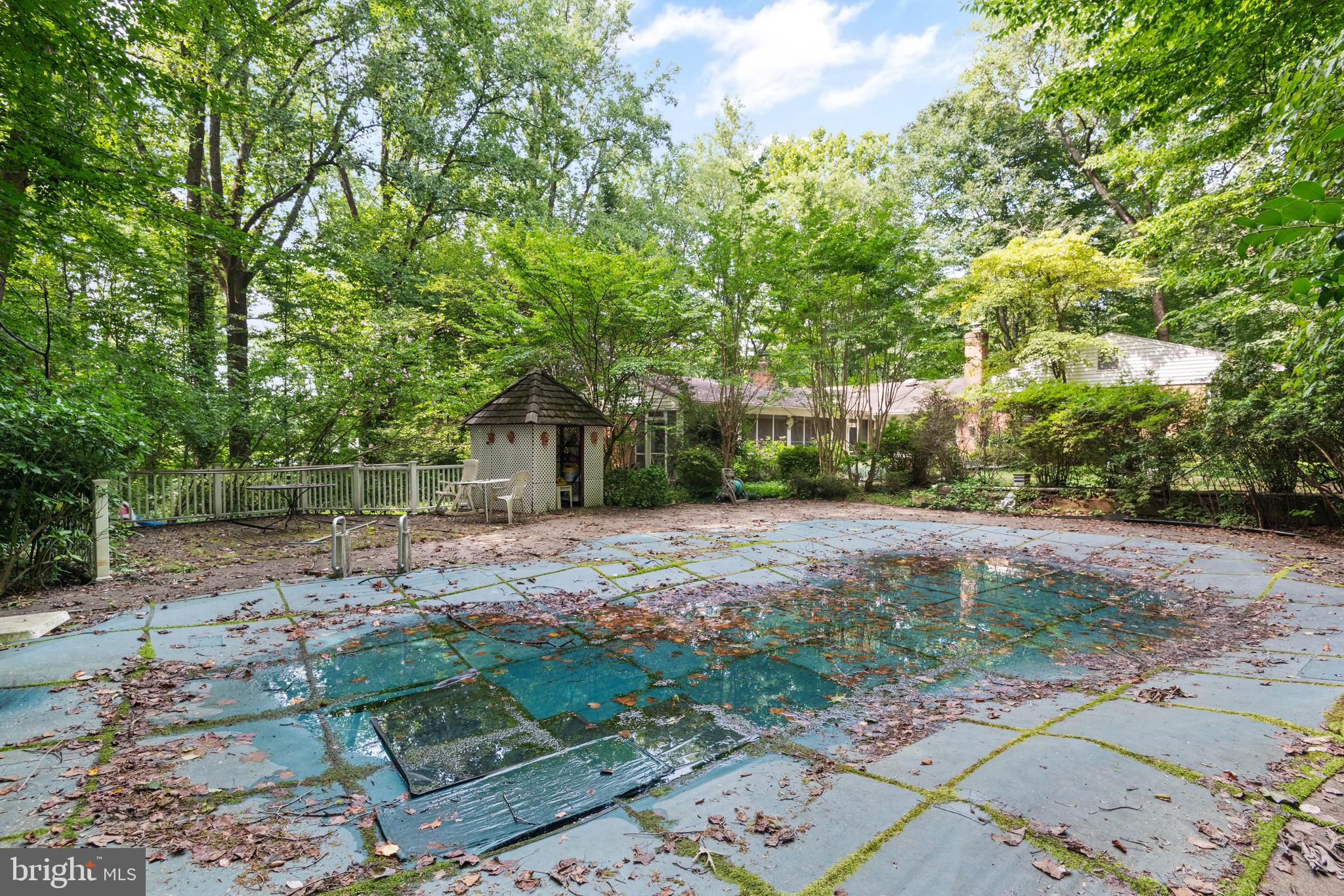 BRADLEY HILLS GROVE - Residential