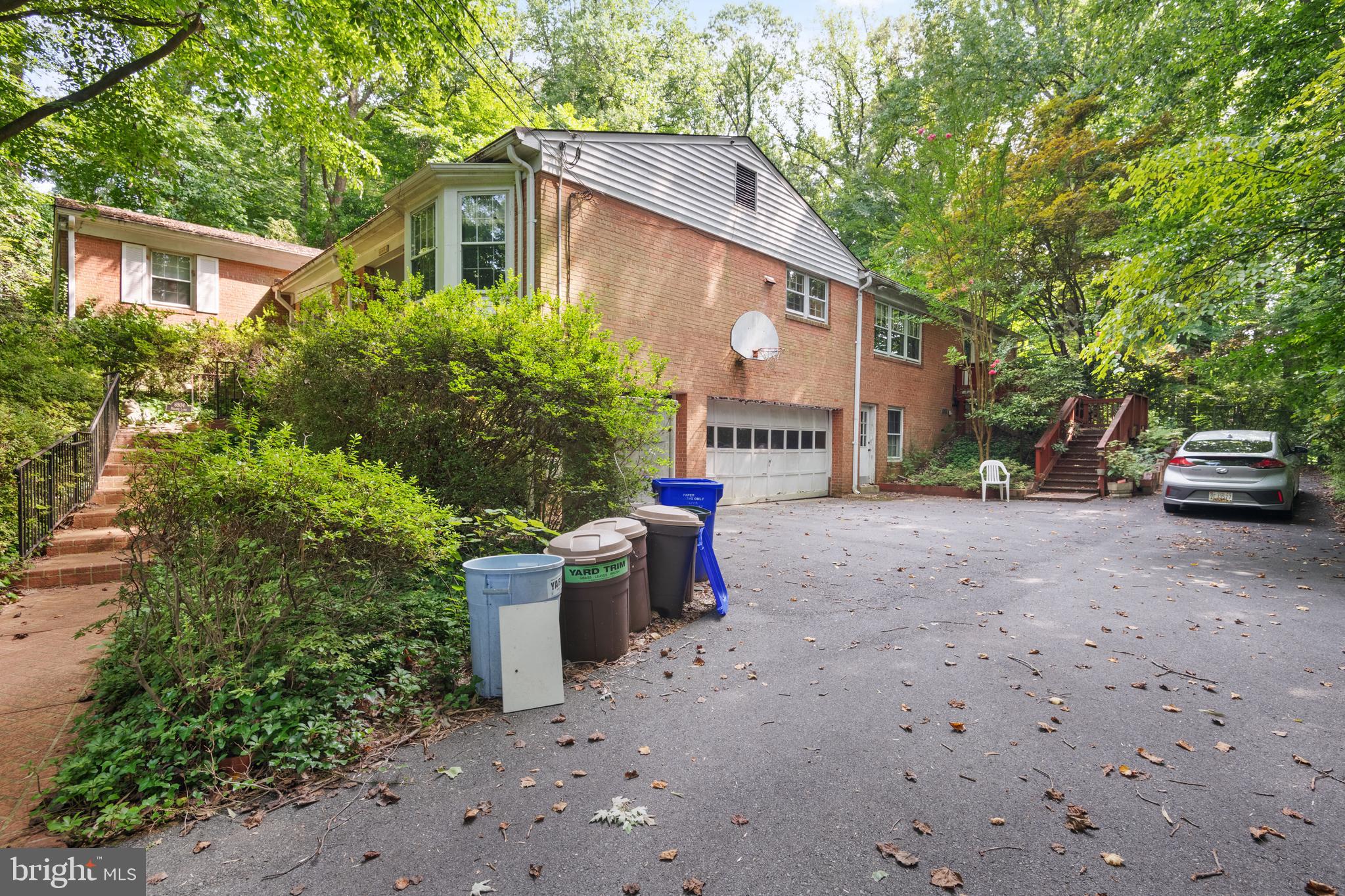 BRADLEY HILLS GROVE - Residential