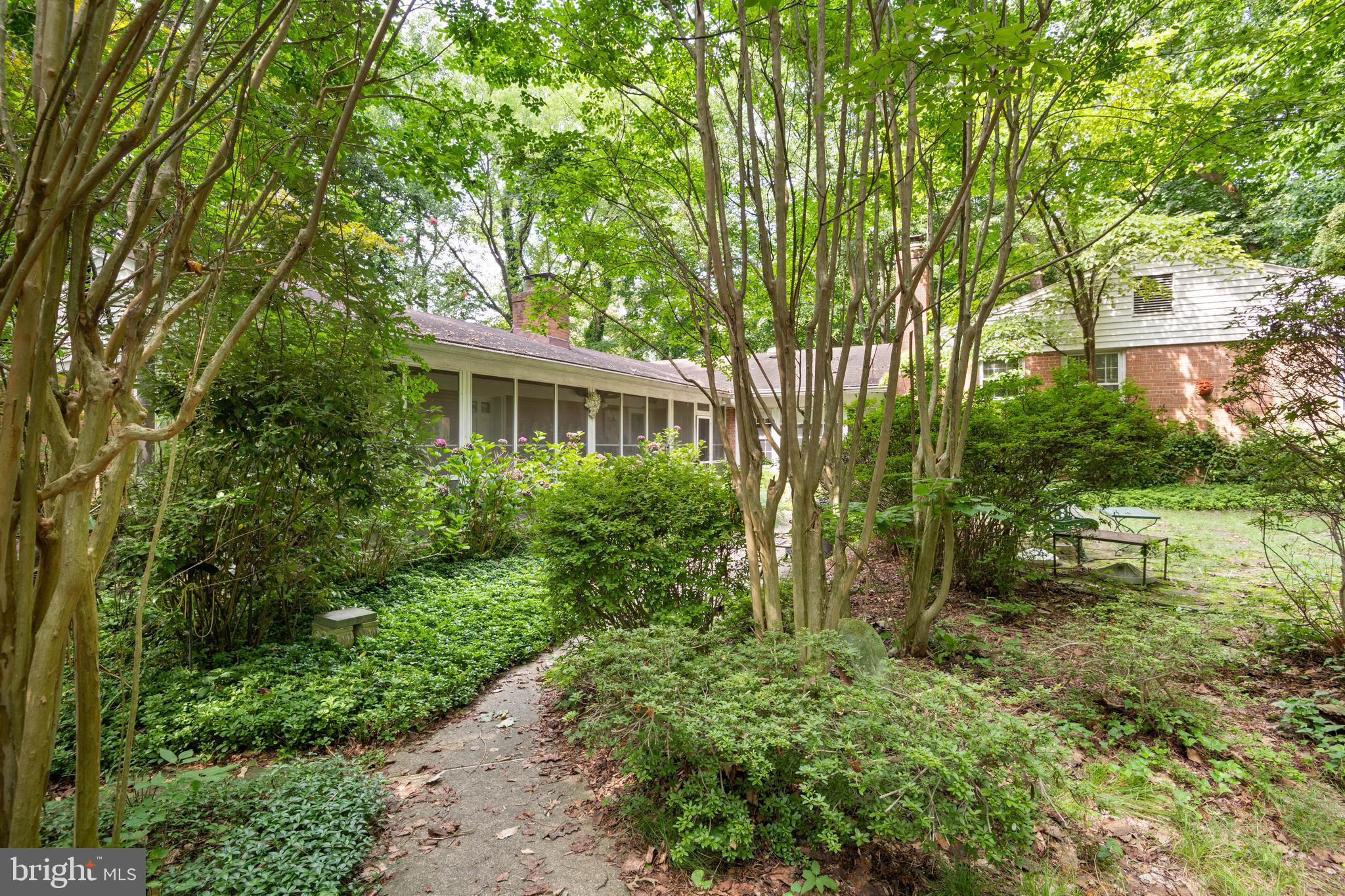 BRADLEY HILLS GROVE - Residential