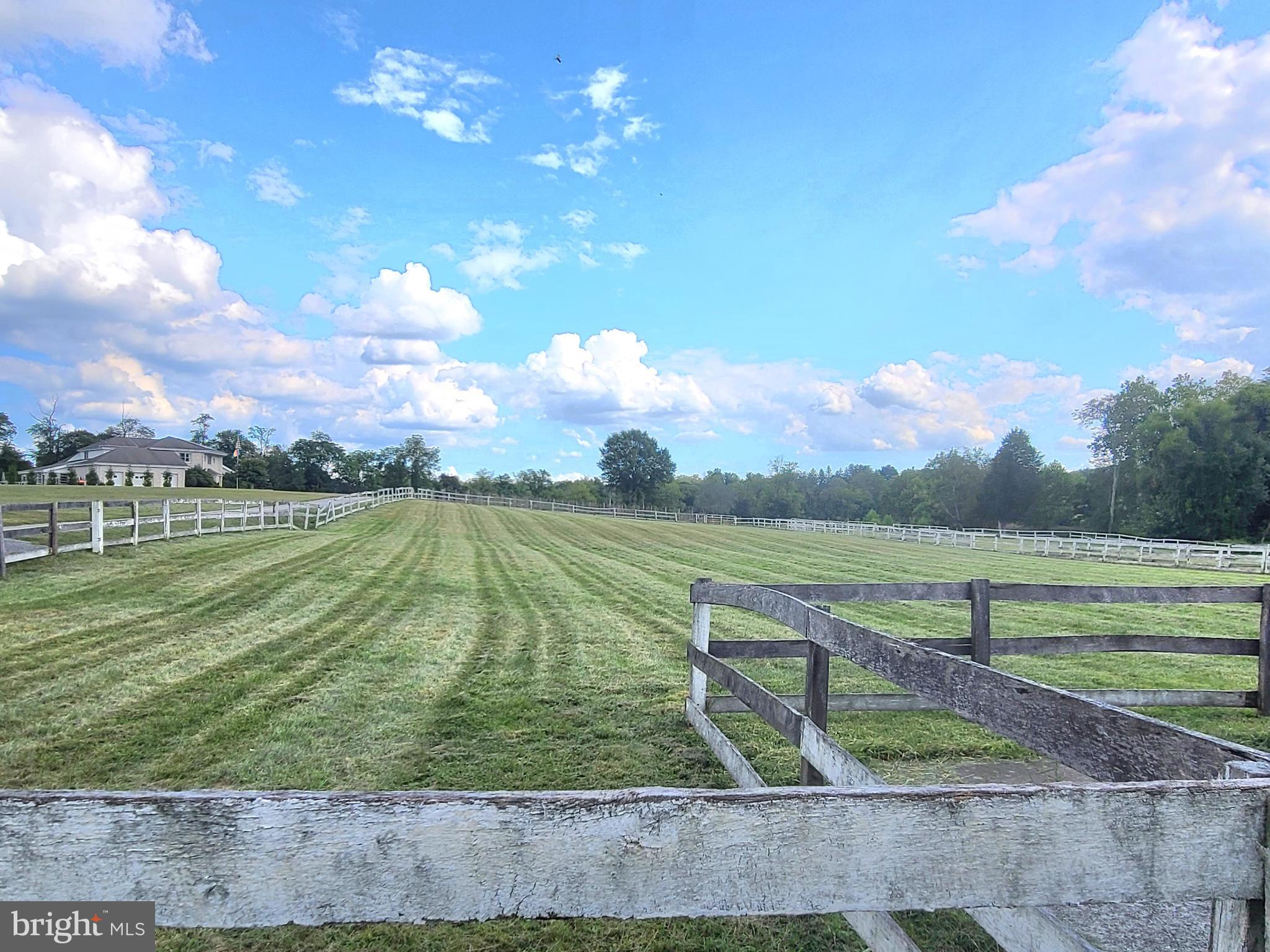 HUNT VALLEY - Residential Lease