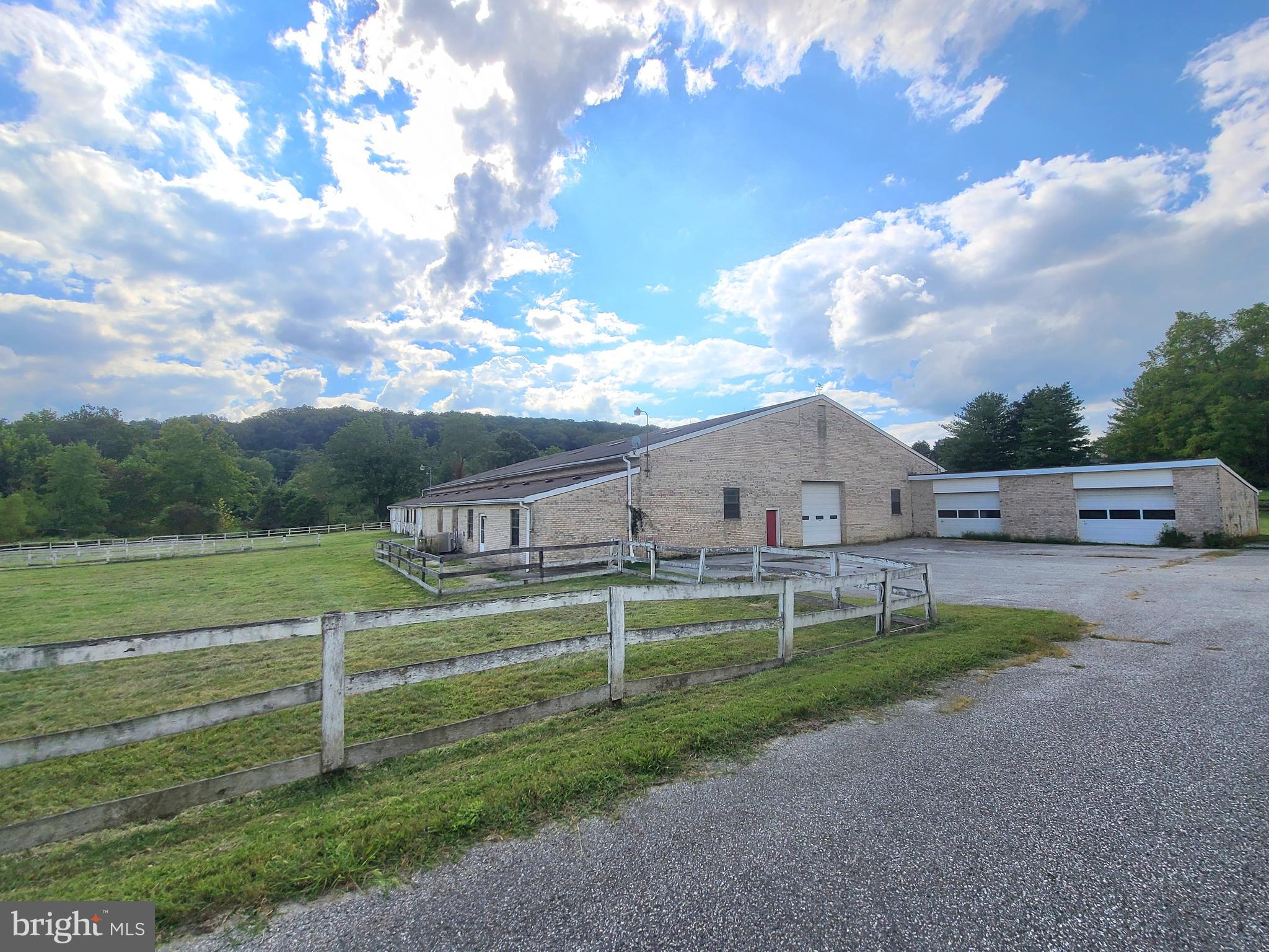 HUNT VALLEY - Residential Lease