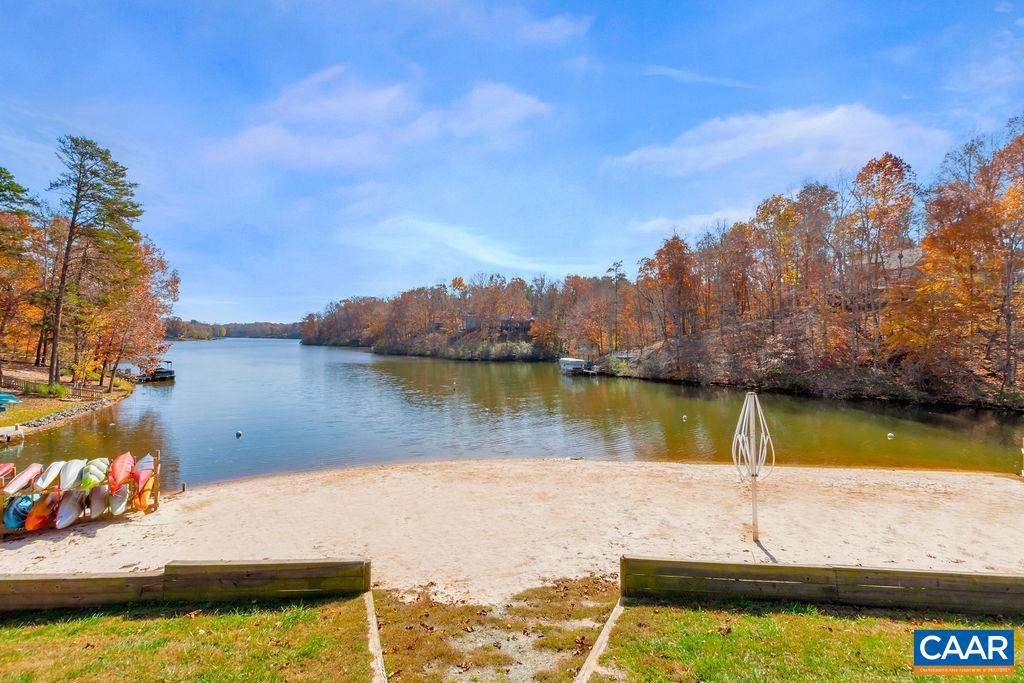 LAKE MONTICELLO - Residential