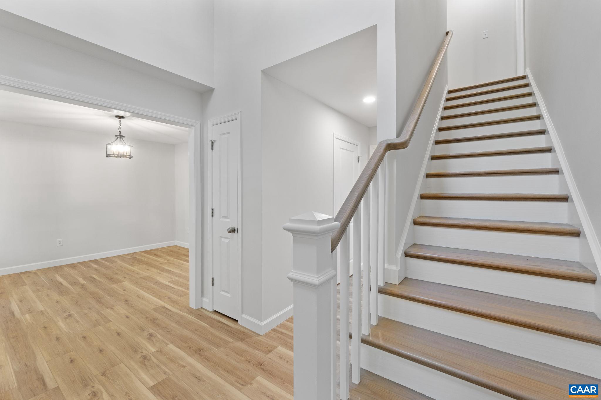 LAKE MONTICELLO - Residential