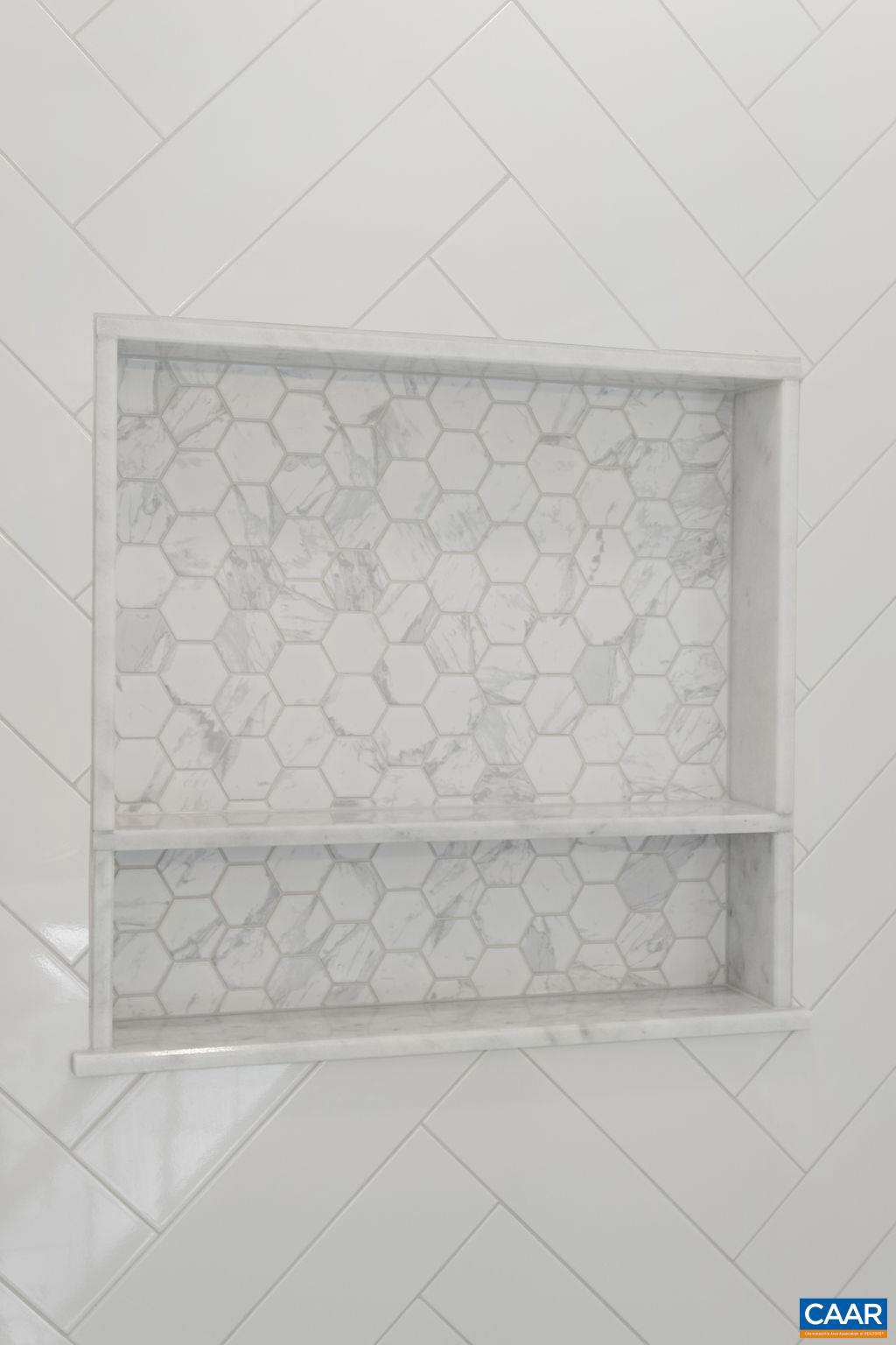 LAKE MONTICELLO - Residential