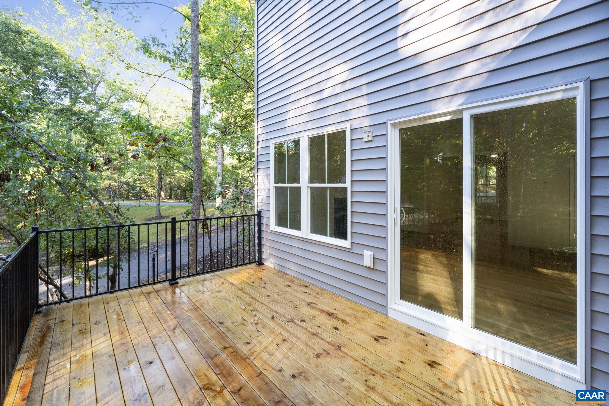 LAKE MONTICELLO - Residential