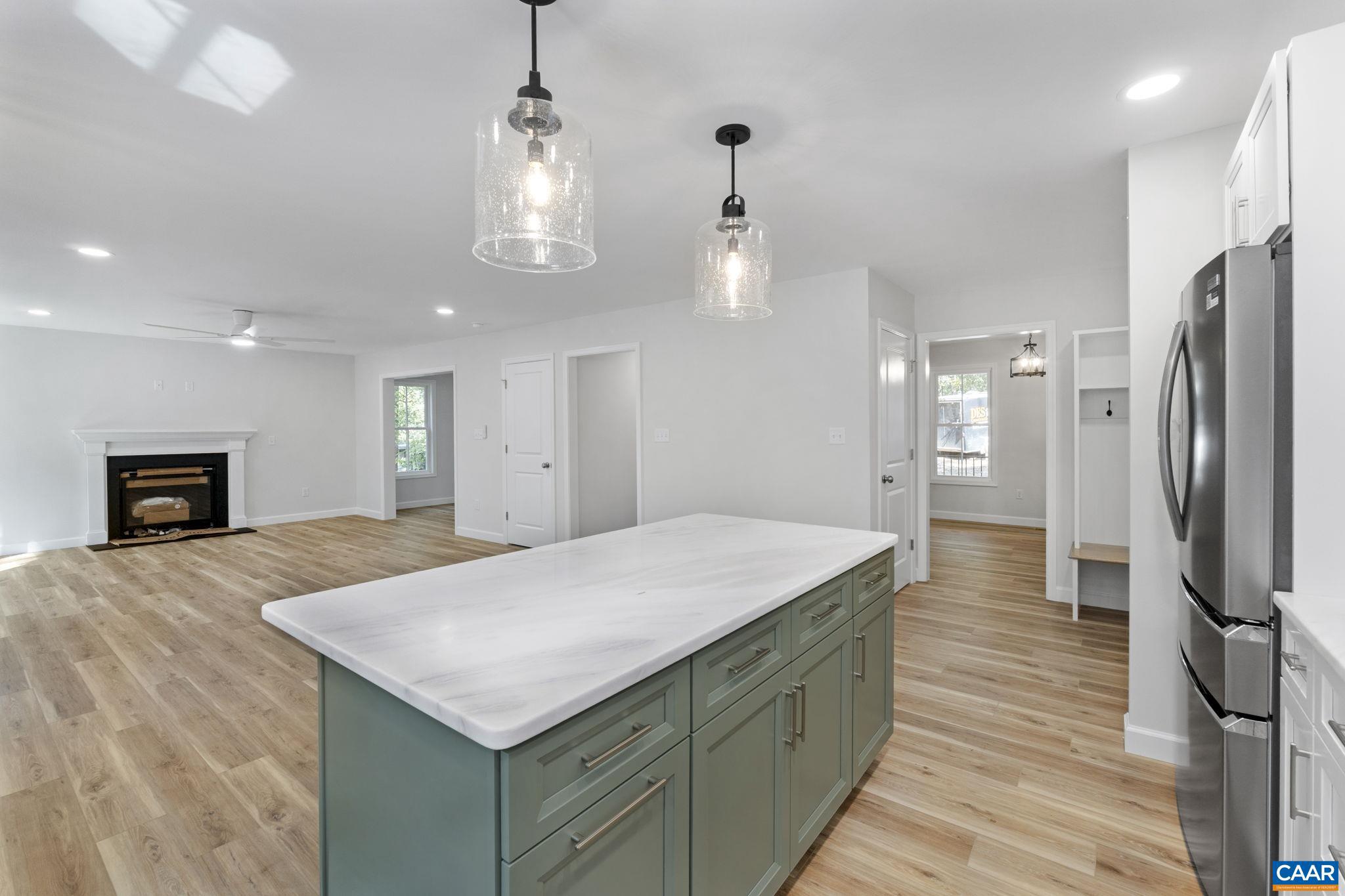 LAKE MONTICELLO - Residential