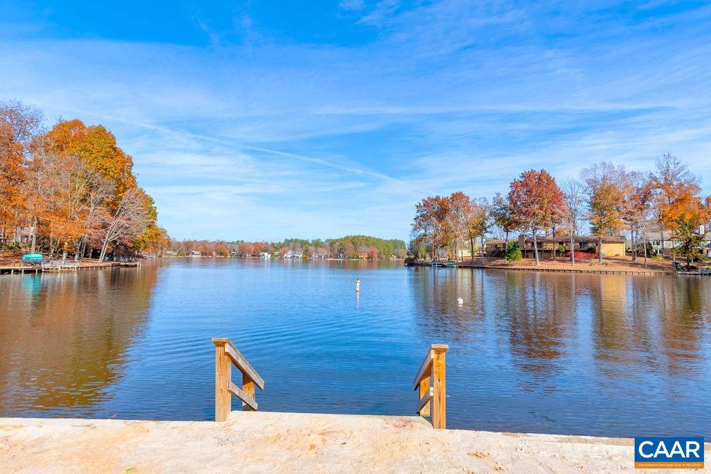 LAKE MONTICELLO - Residential