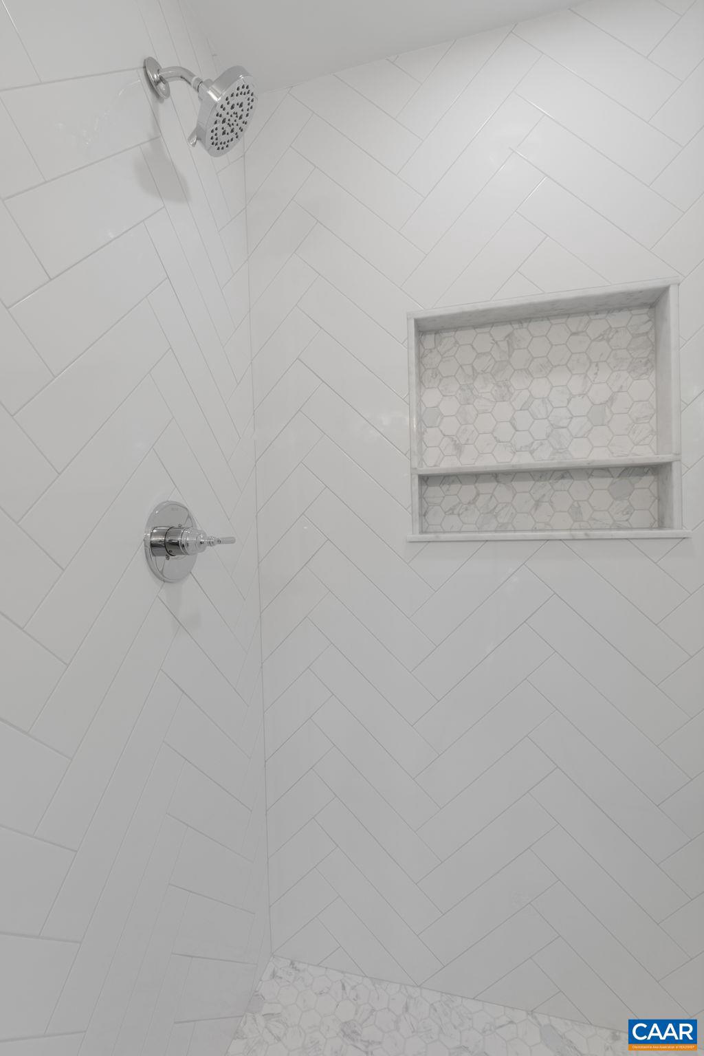 LAKE MONTICELLO - Residential