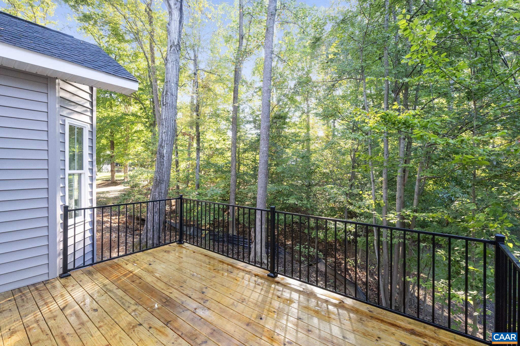 LAKE MONTICELLO - Residential