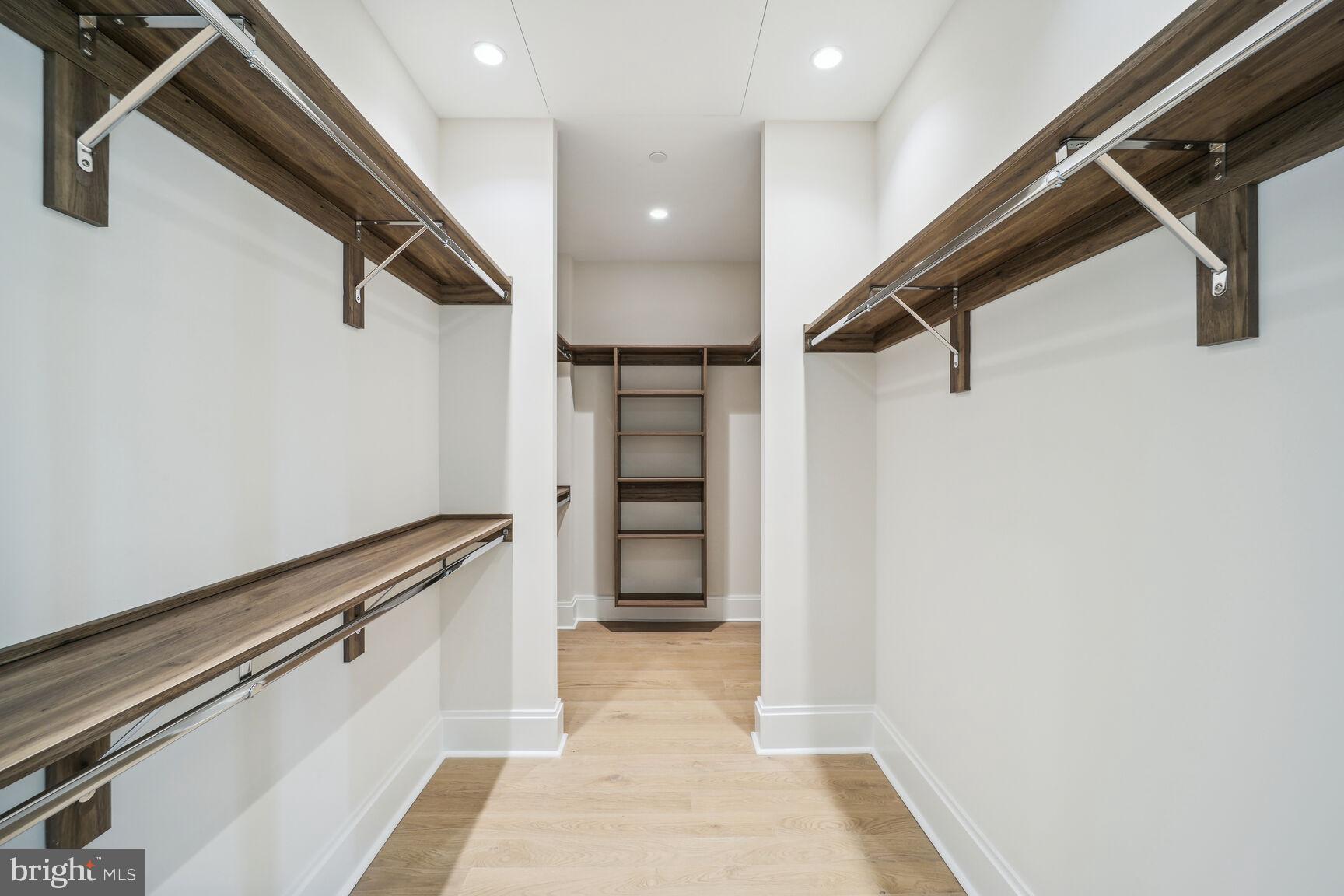 TYSONS CORNER - Residential