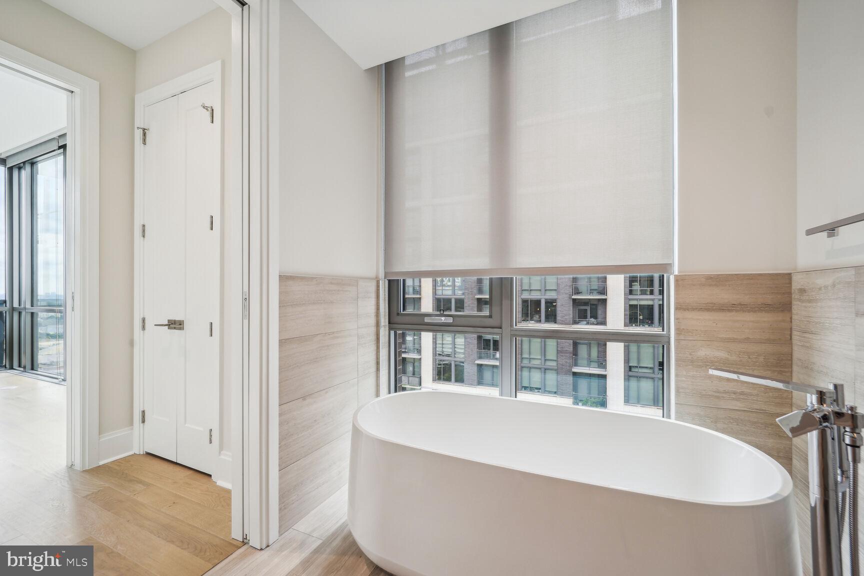 TYSONS CORNER - Residential