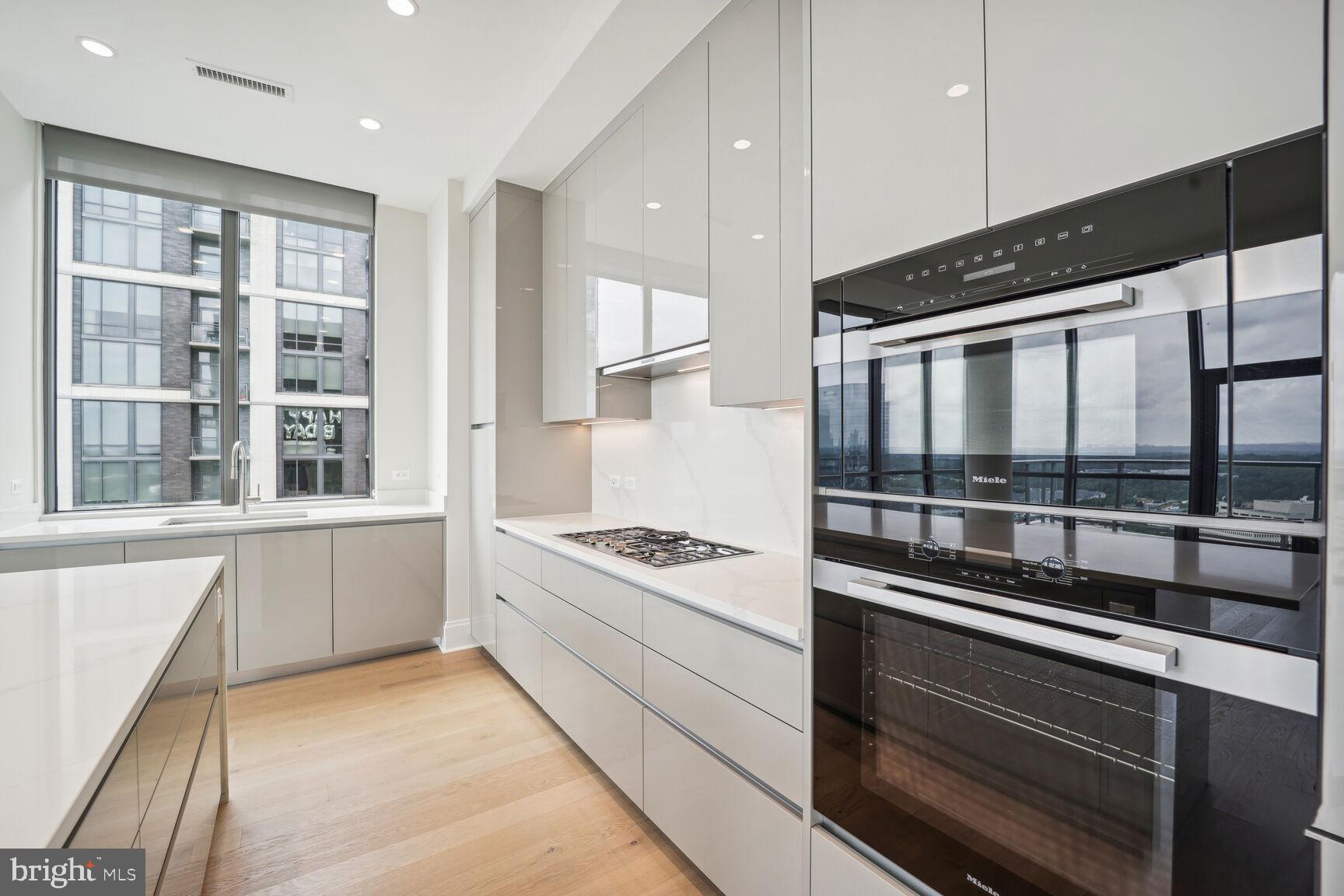 TYSONS CORNER - Residential