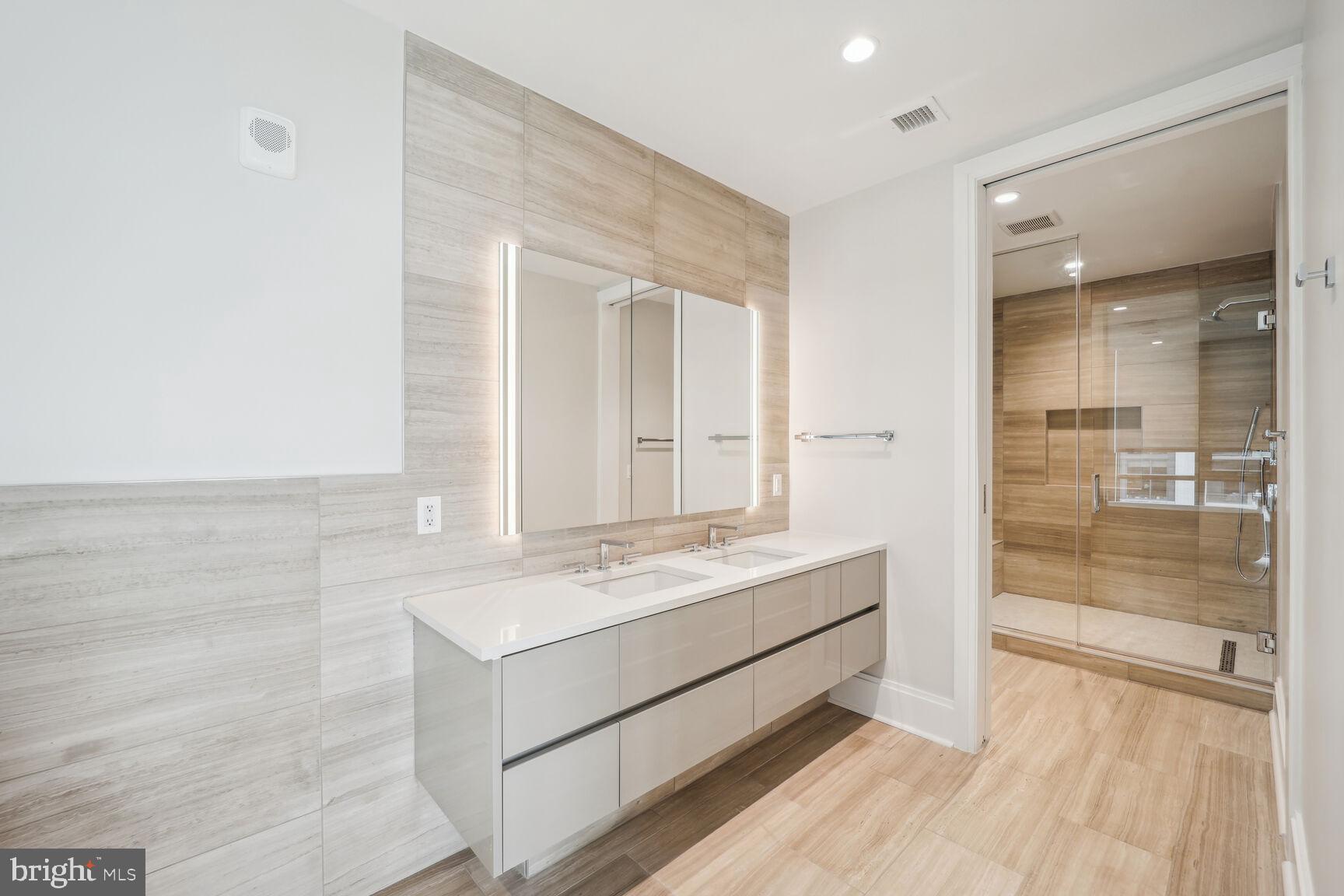 TYSONS CORNER - Residential