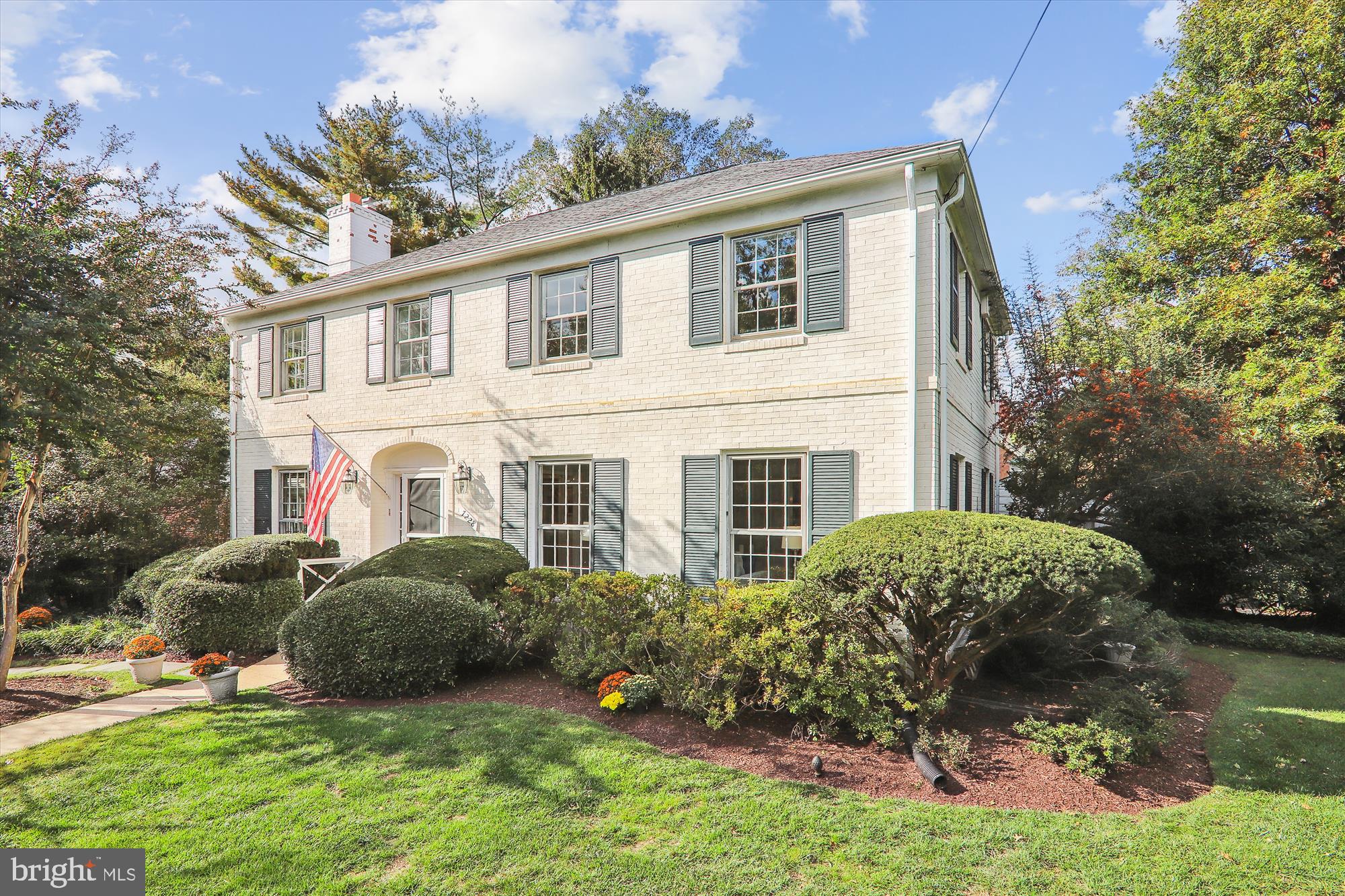 MONTROSE WOODS - Residential