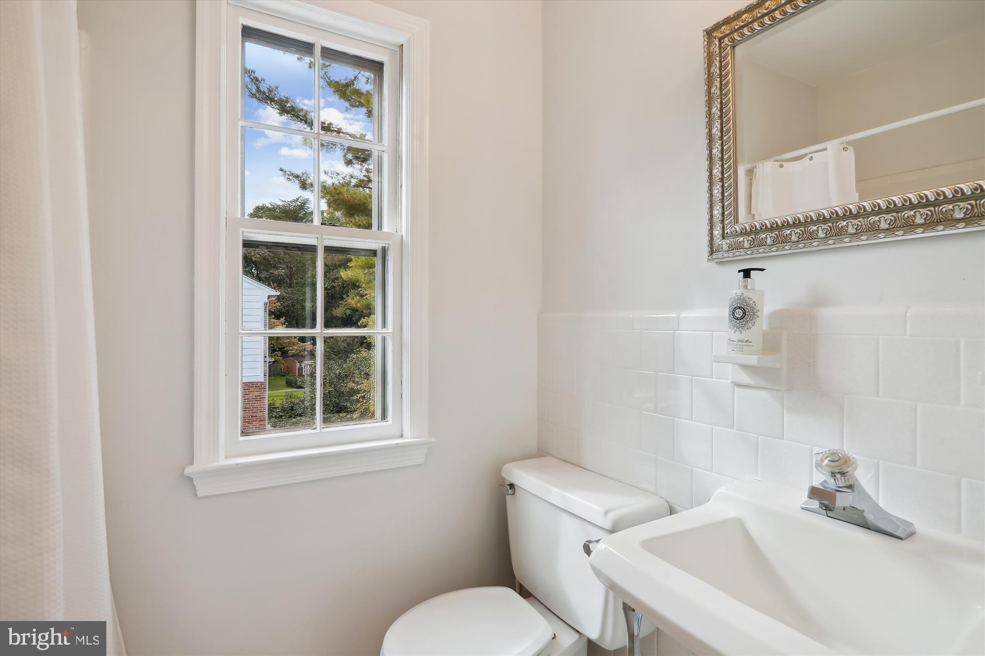 MONTROSE WOODS - Residential