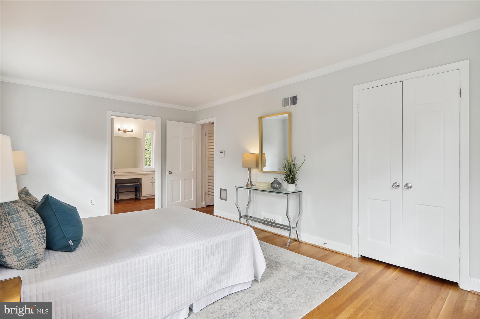 MONTROSE WOODS - Residential