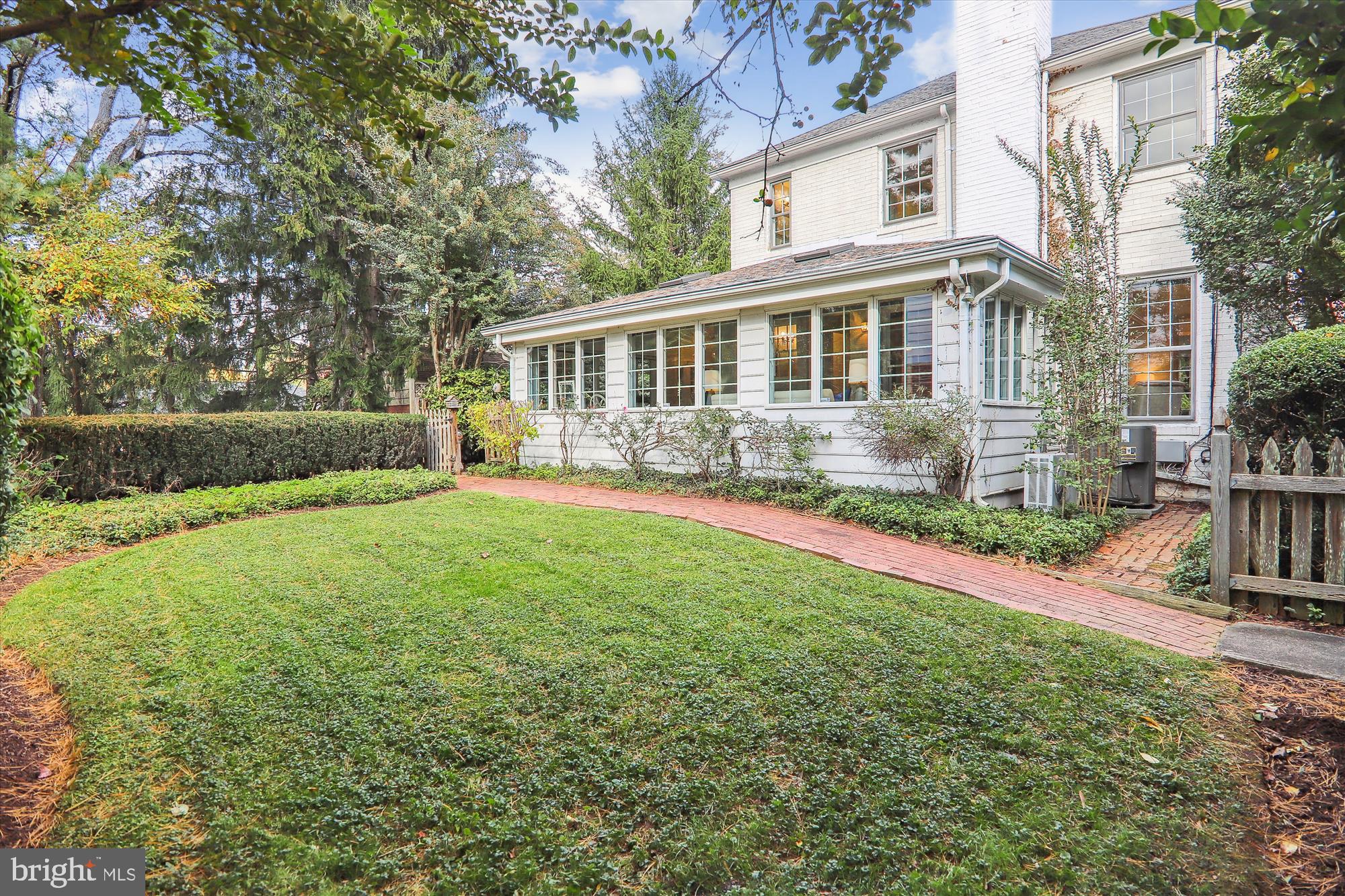 MONTROSE WOODS - Residential