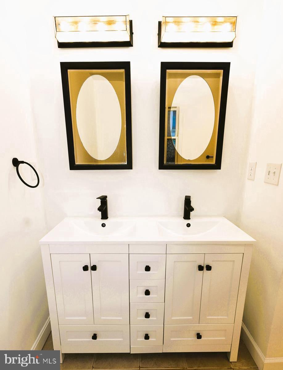 KENWOOD BEACH - Residential