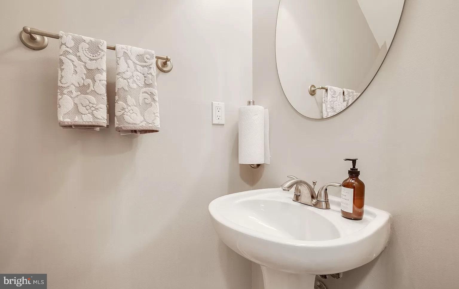 KINGSTOWNE - Residential Lease