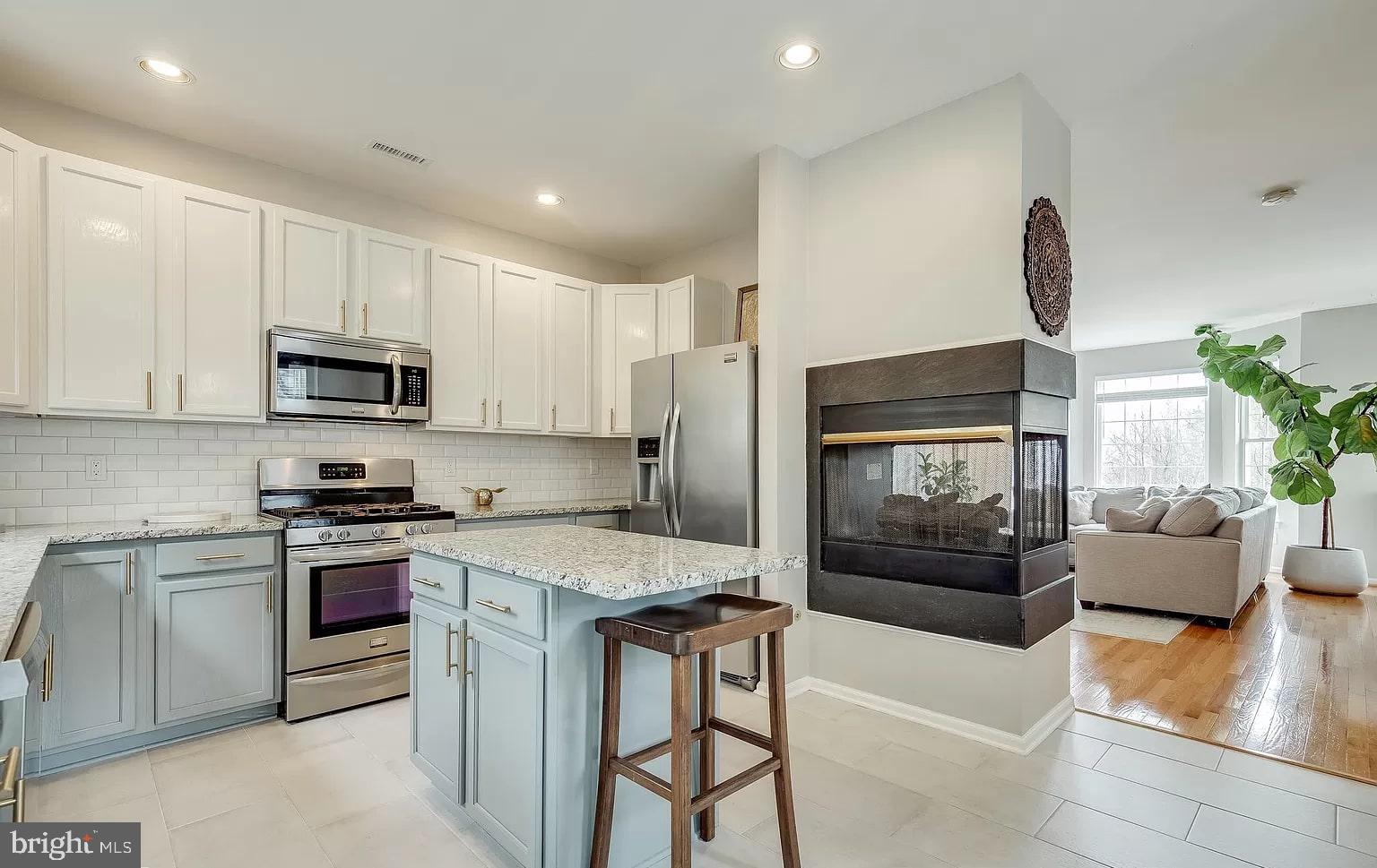 KINGSTOWNE - Residential Lease