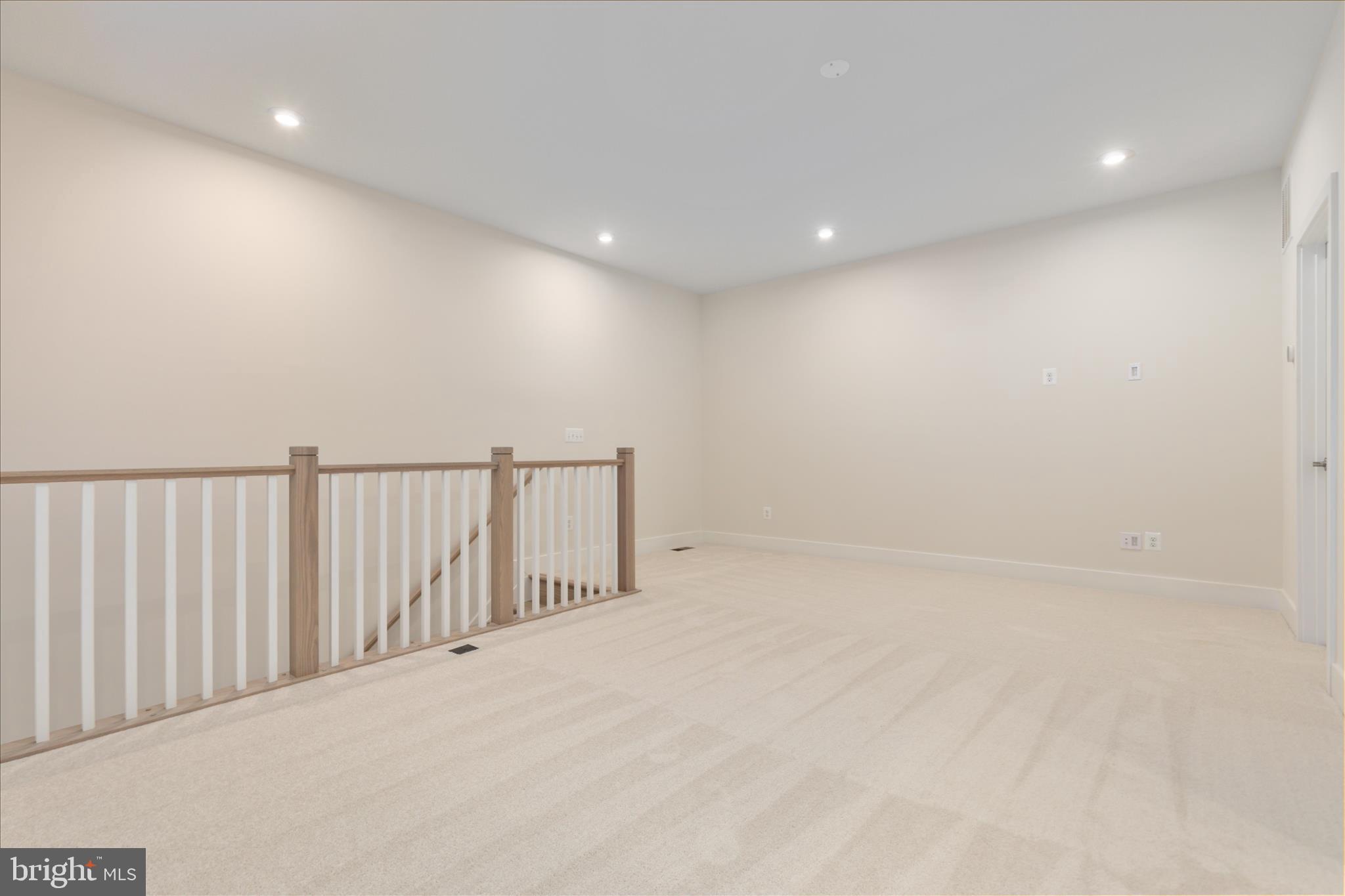 HIATT POINTE AT SNOWDEN BRIDGE - Residential