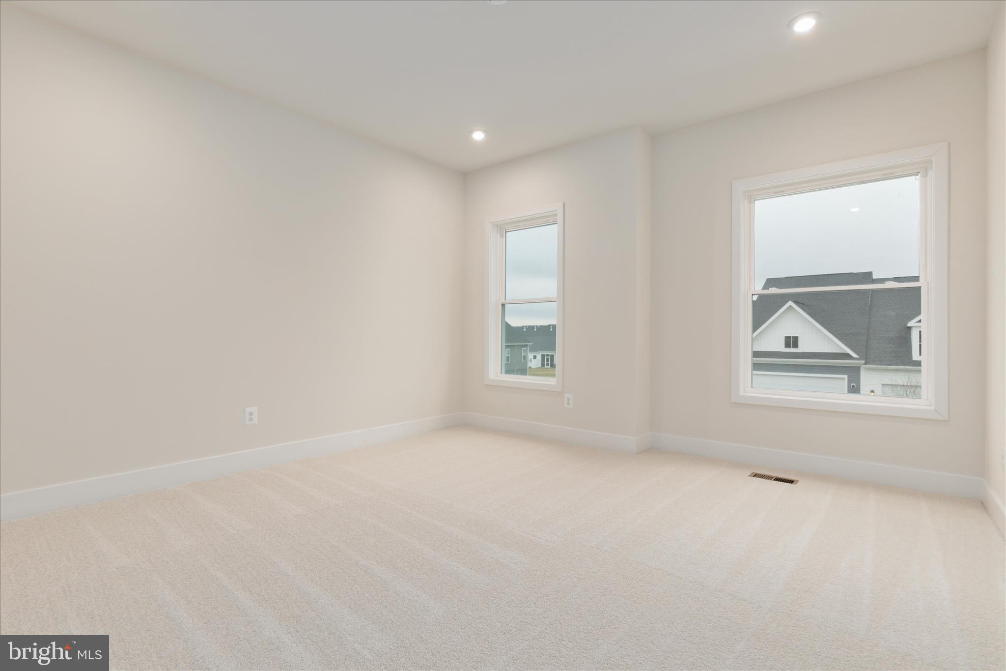 HIATT POINTE AT SNOWDEN BRIDGE - Residential