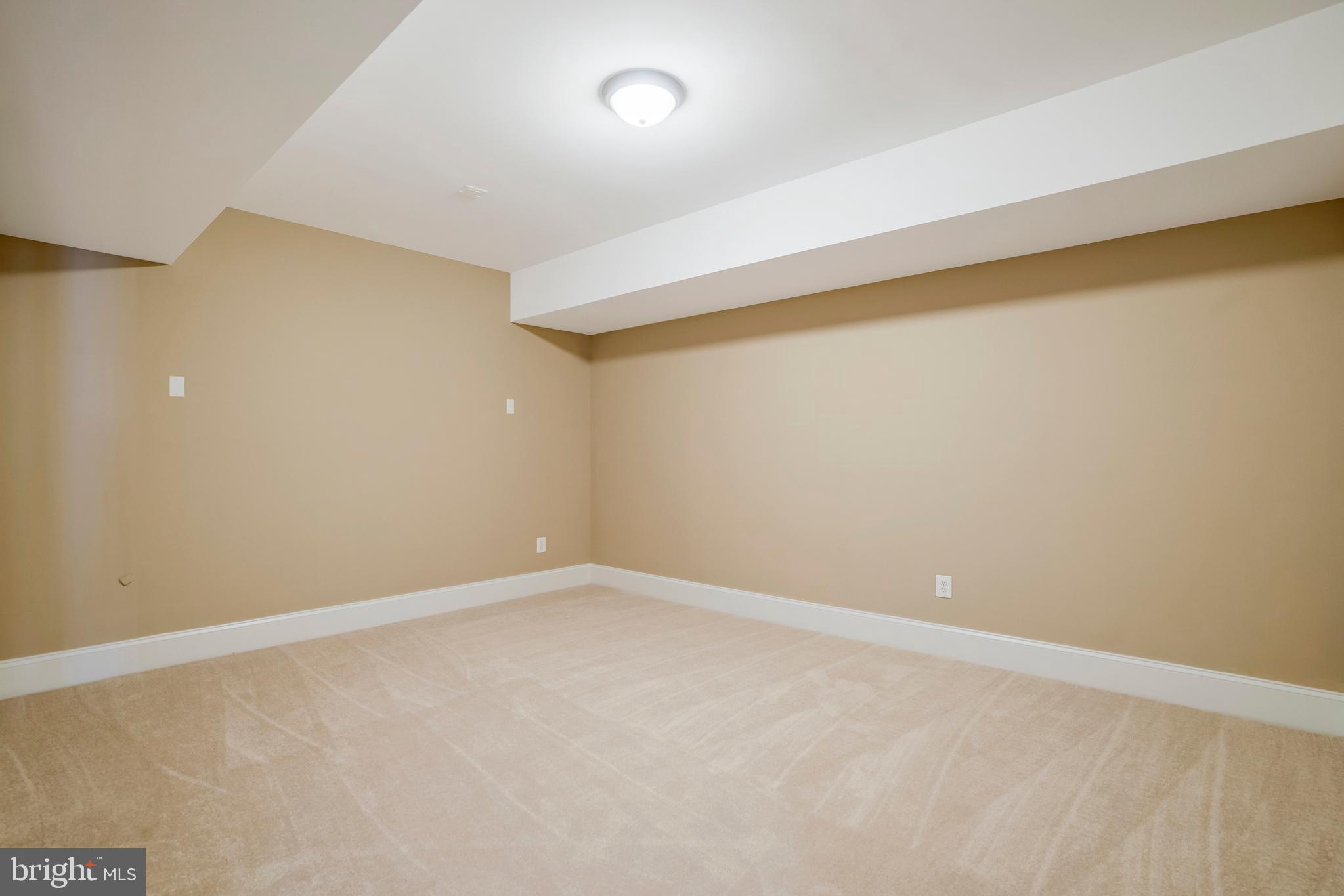 LEEWOOD ESTATES - Residential