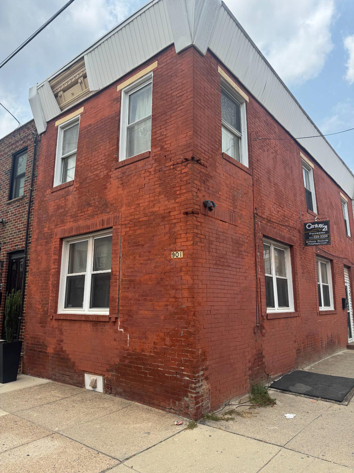 901 WINTON STREET