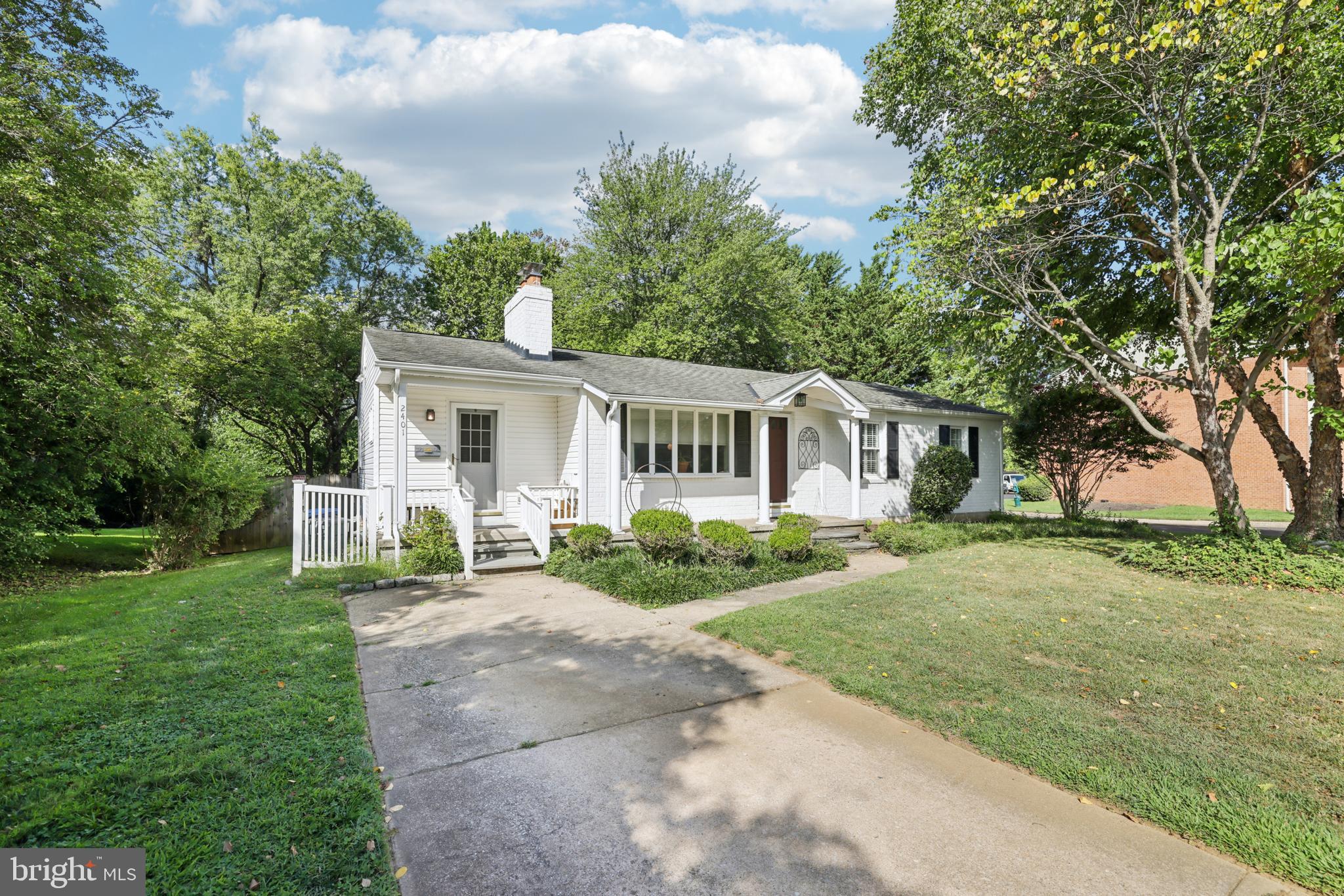 2401 CHETWOOD CIRCLE