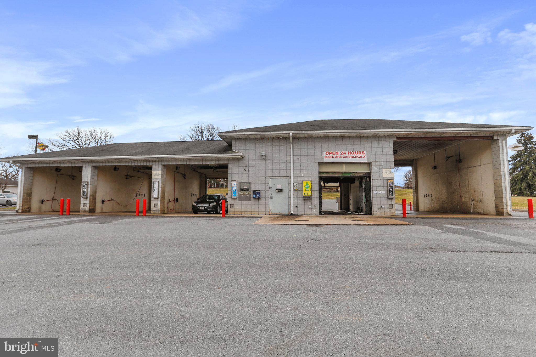 NEW Lease-Purchase Option Now Available for great opportunity located in the Scotland 997 Business Park! Have you thought about running your own business? Being your own boss? How would you like to be an entrepreneur with ownership of a 5-bay car wash? This property includes the whole package with 3 self-serve bays for cars, trucks, SUVs and one larger bay for tractor trailers, RVs plus there’s an automatic car wash bay - and 2 vacuum stations. Imagine your earning potential with a business the offers access to all services 24 hours a day, 7 days a week! Talk about providing great customer service and convenience!