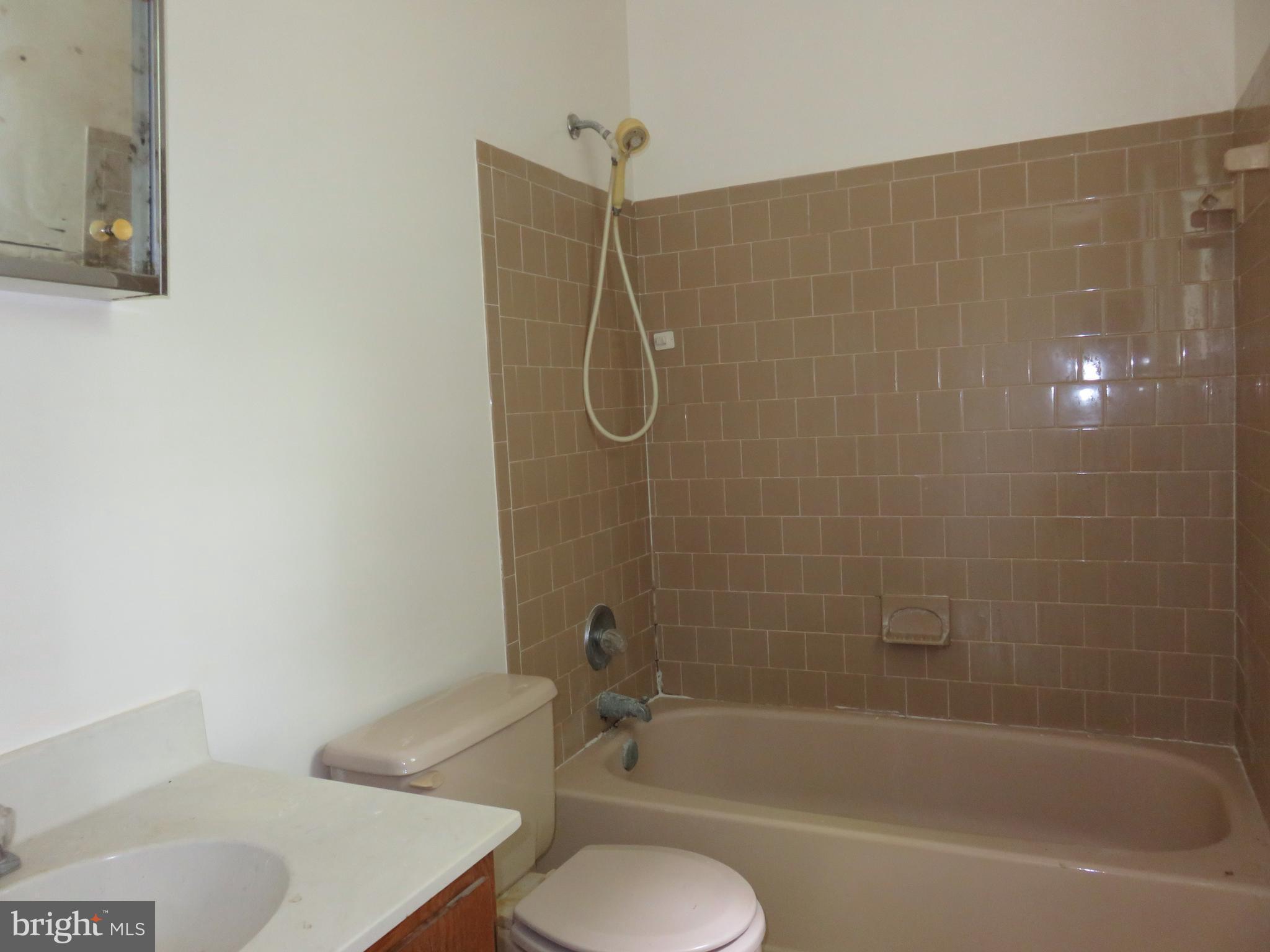 DIVINITY COVE - Residential