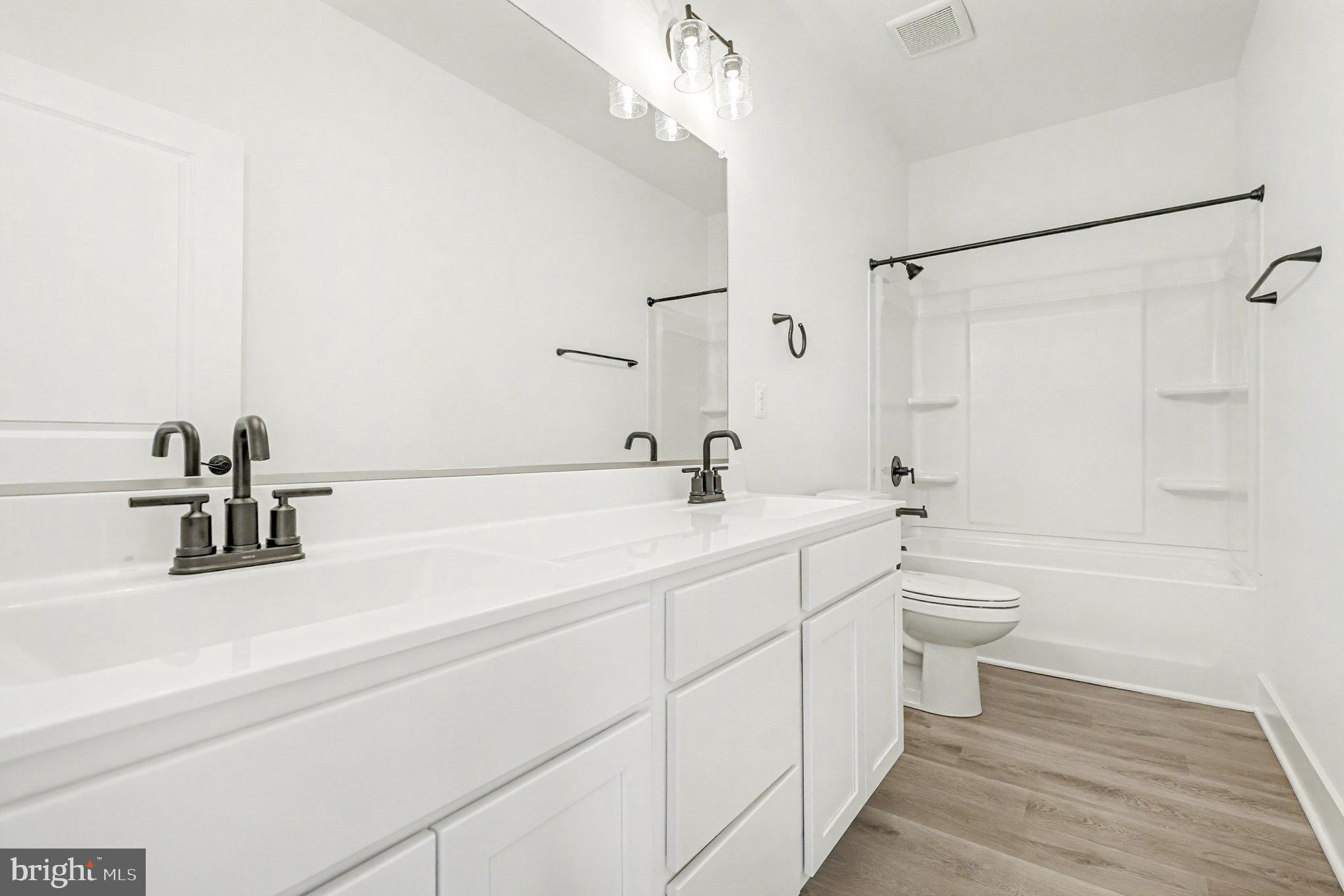 BROOKFIELD - Residential